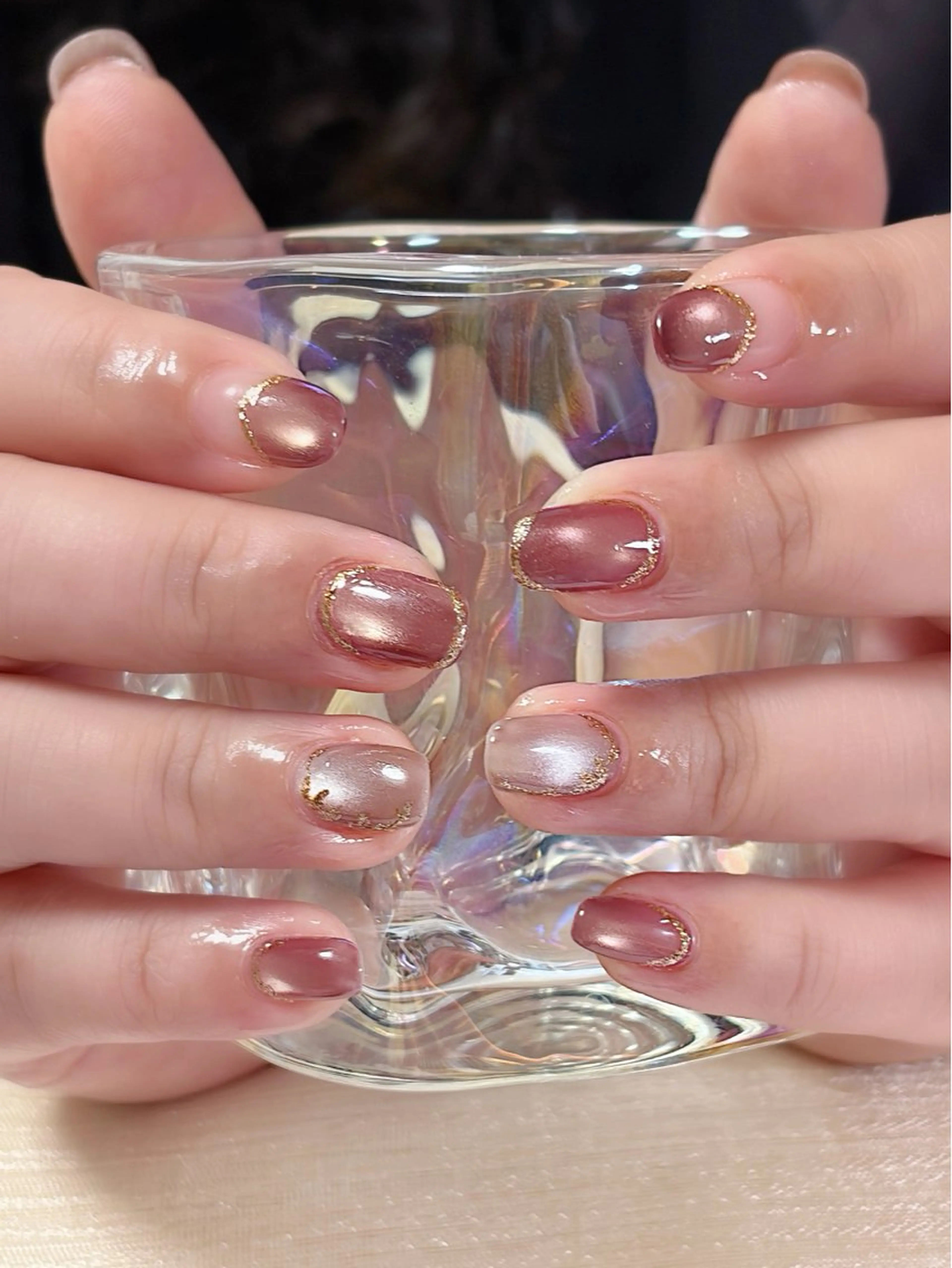 ネイル カジュアル キラキラネイル マグネットネイル 持ち込み オフィスネイル ハンドネイル haku mioのネイルデザイン