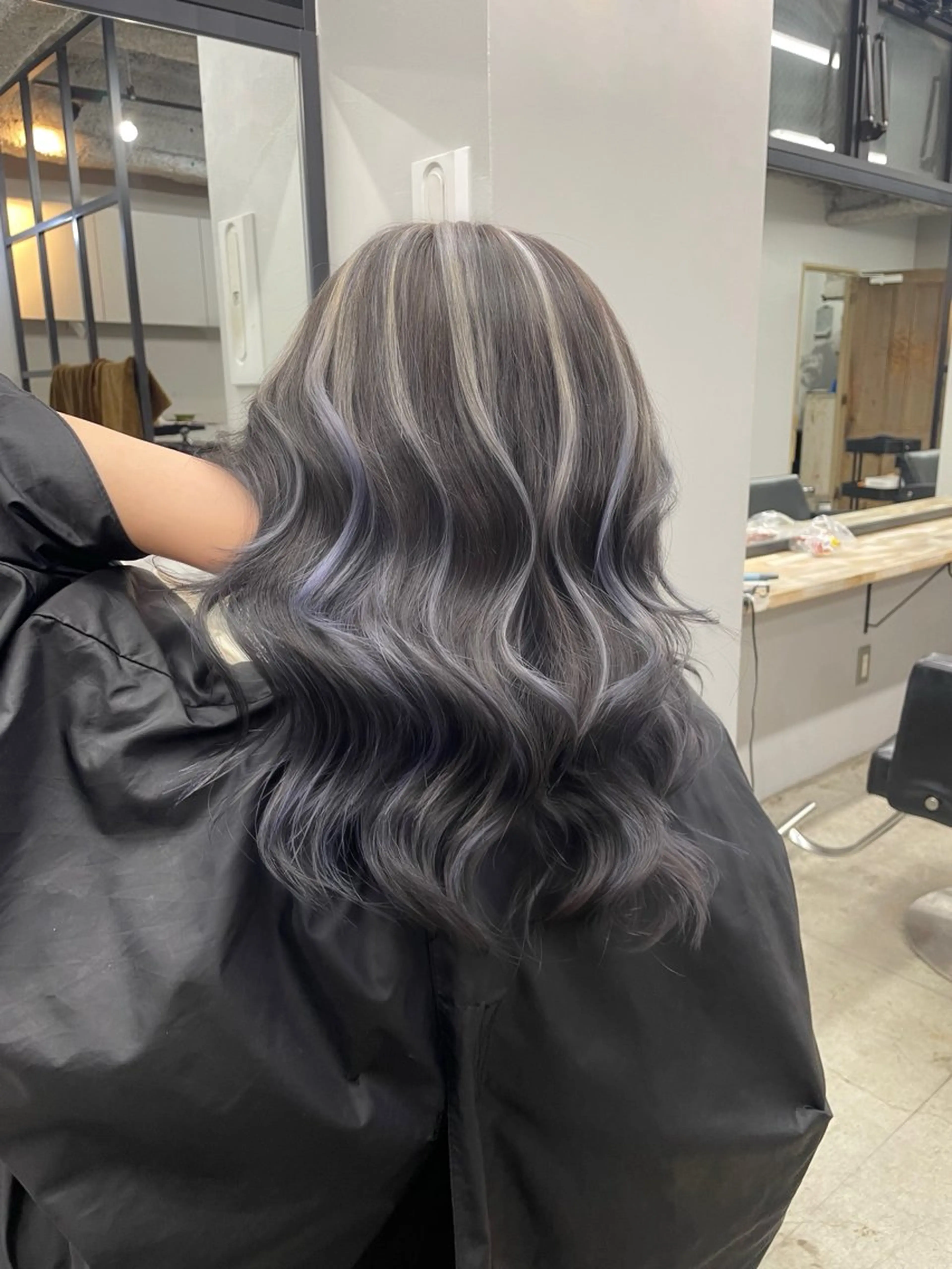 セミロング カラー ヘアカラー 新宿/韓国ヘア/ 髪質改善ストレートのヘアスタイル