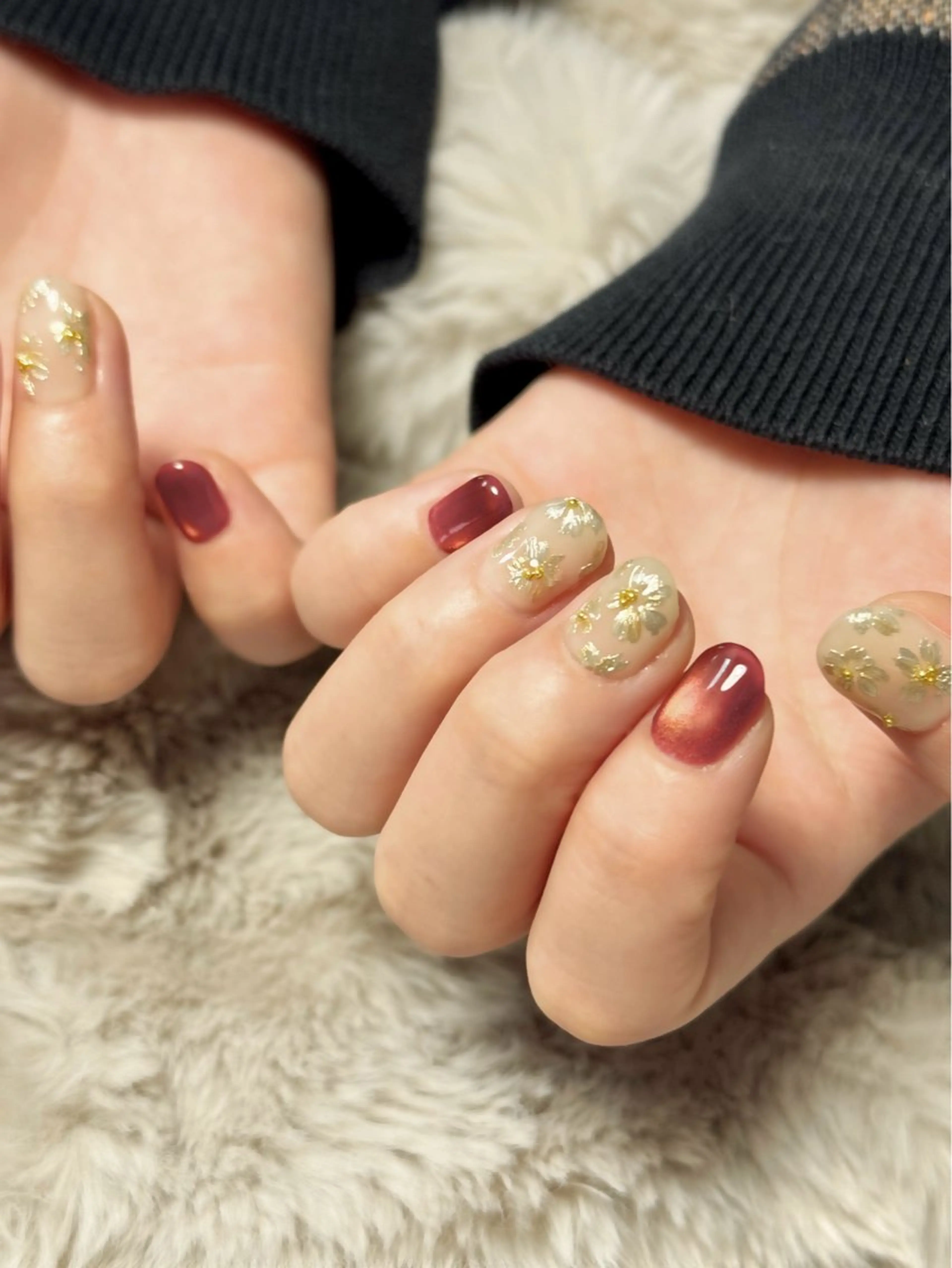 ネイル Tiny Glowのネイルデザイン