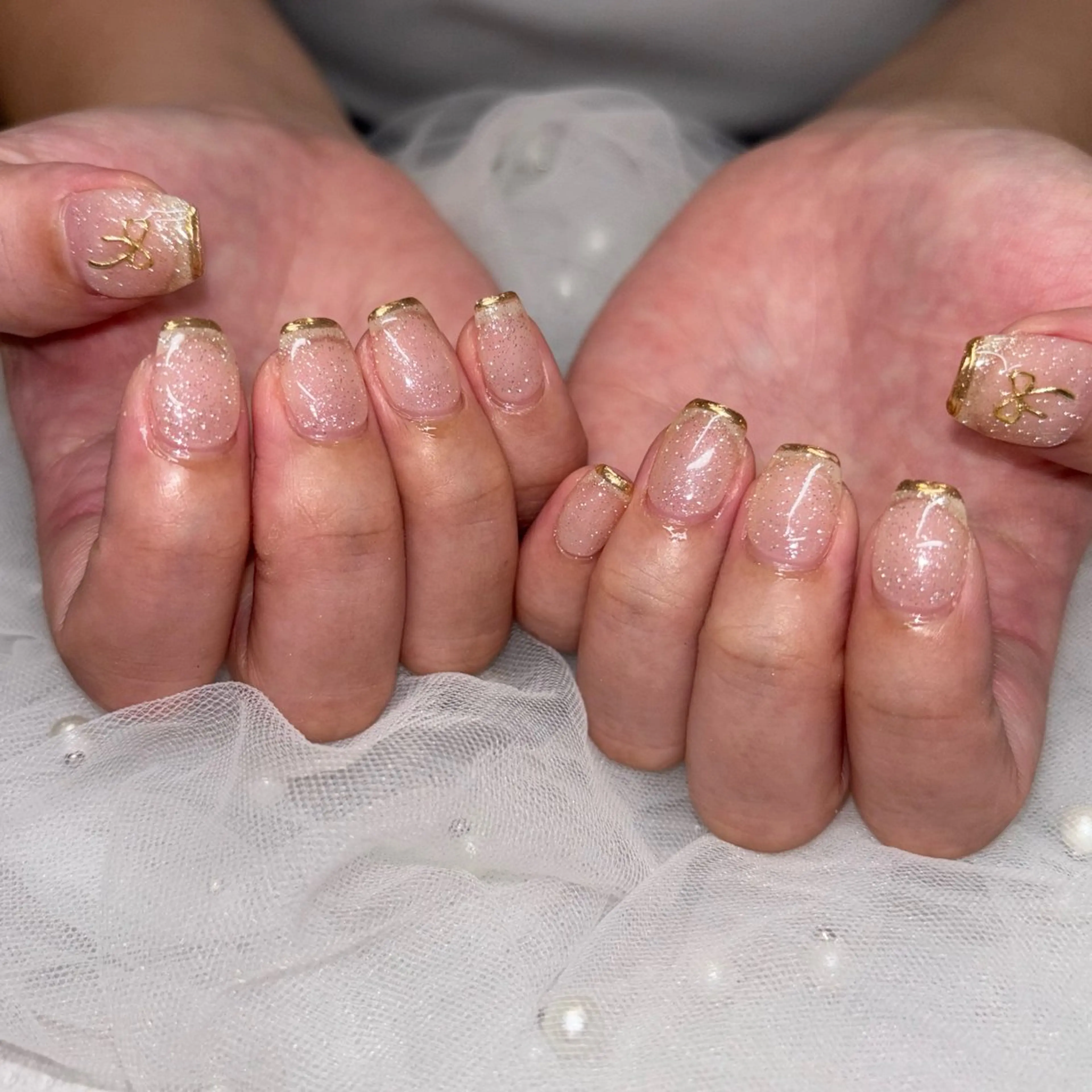 ネイル クリアネイル フラッシュネイル フレンチネイル ミラーネイル リボン ハンドネイル 荒巻 めいのネイルデザイン