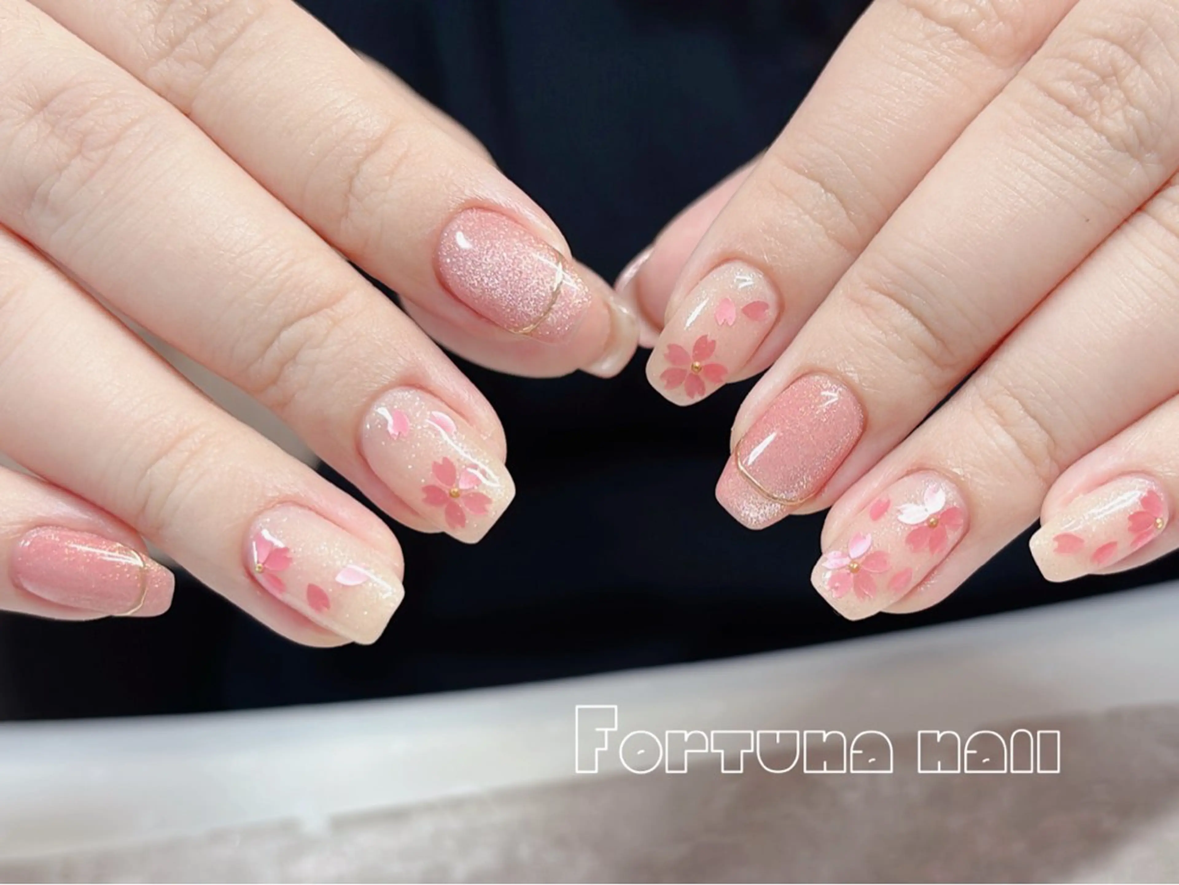 ネイル 桜ネイル フラワーネイル マグネットネイル 春ネイル ハンドネイル Nail •Head スパFortunaのネイルデザイン