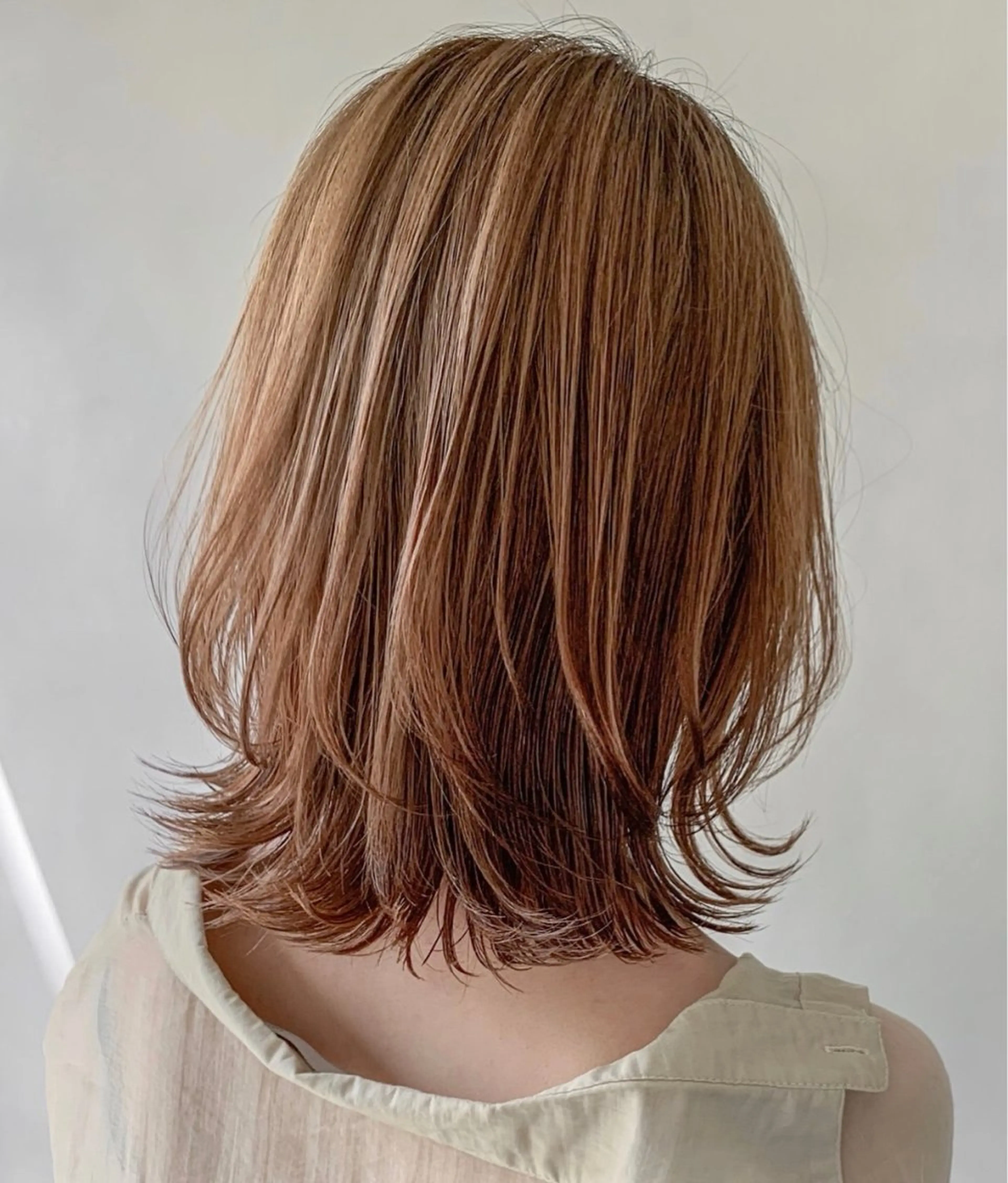 ミディアム 稲川 友彩のヘアスタイル