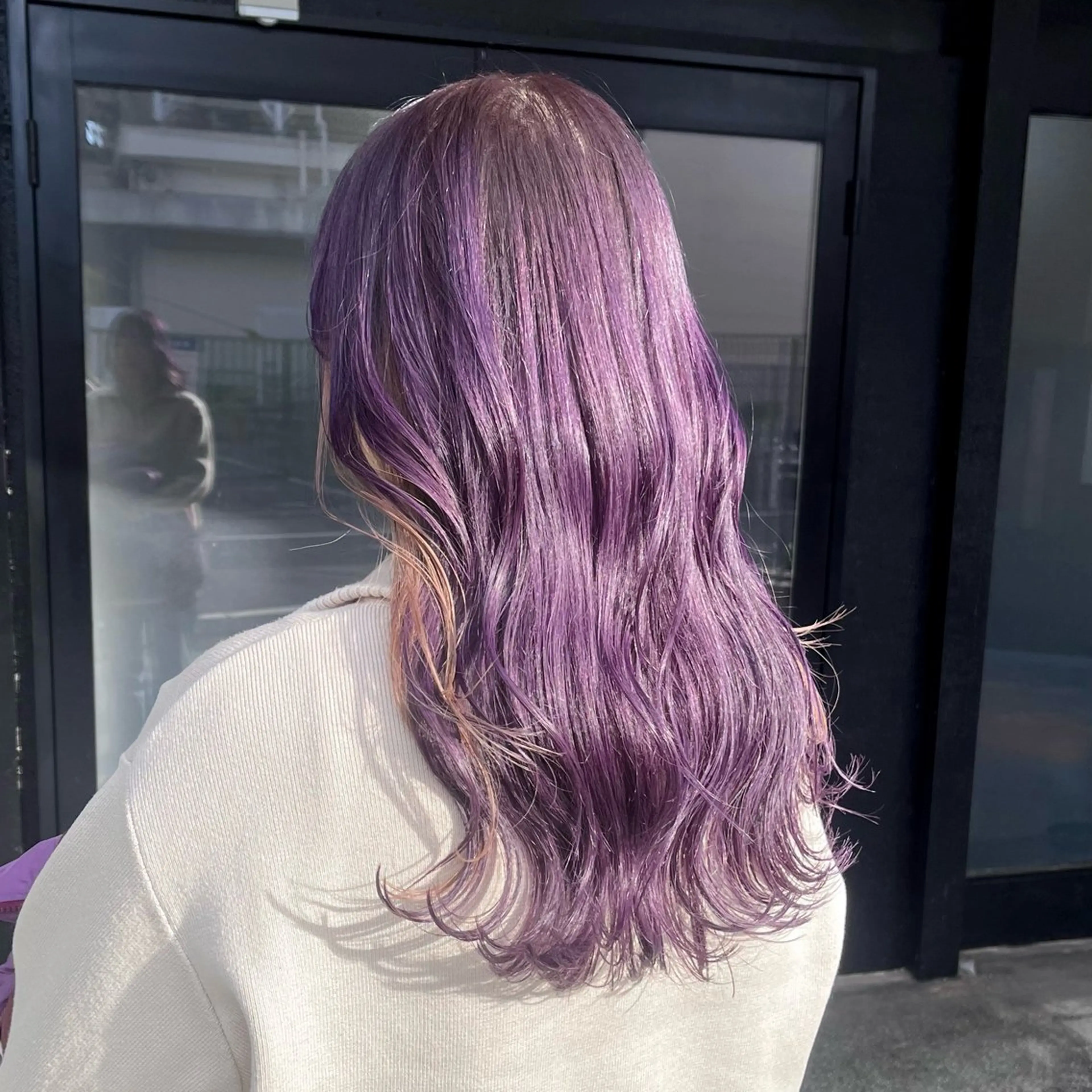 ロング カラー デザインカラー ハイトーンカラー ヘアカラー トリートメント 伊藤 玲衣のヘアスタイル