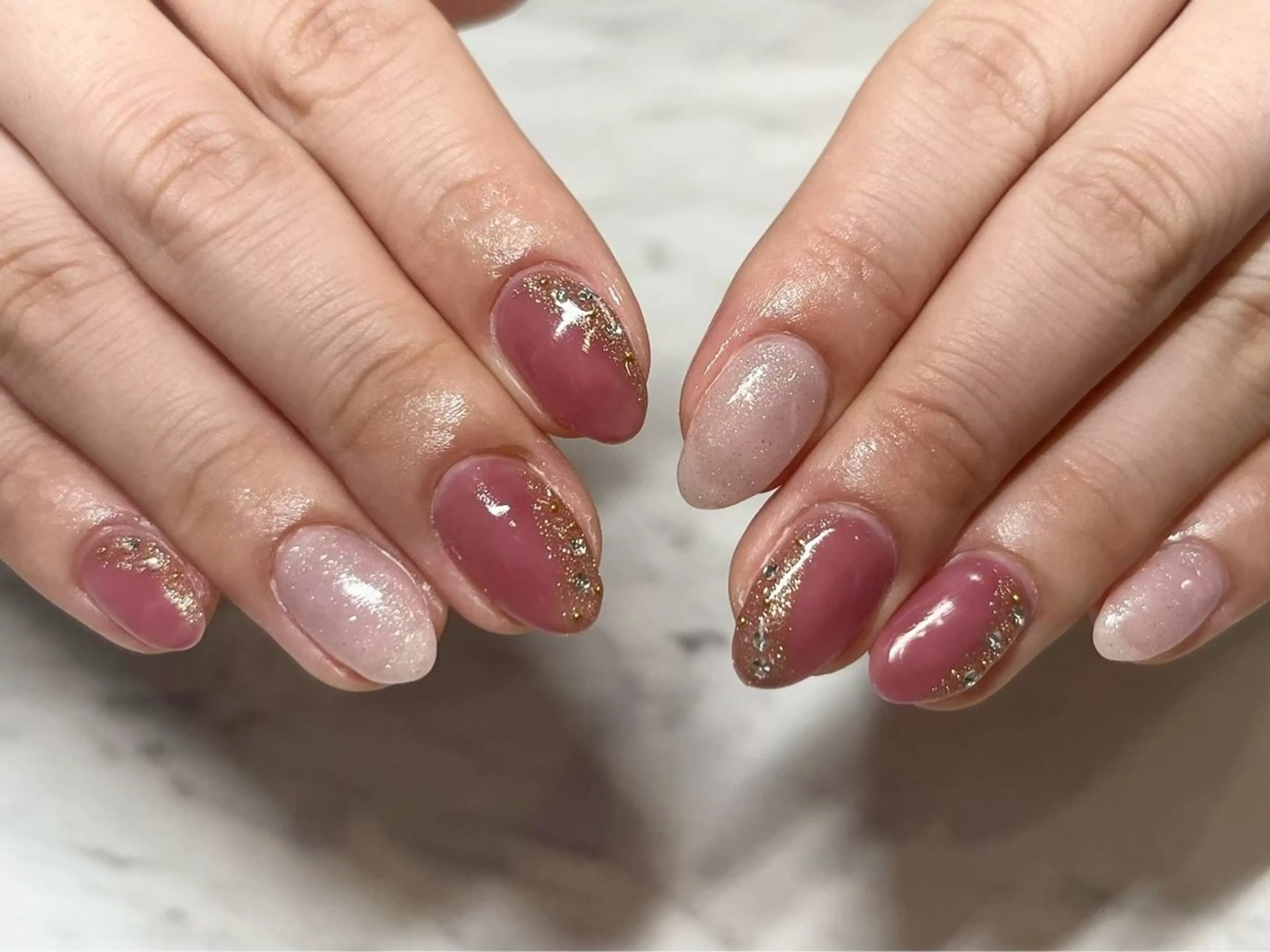 ネイル キラキラネイル ピンク 🫧ちゅるん/韓国 Ayano𓈒🎀のネイルデザイン