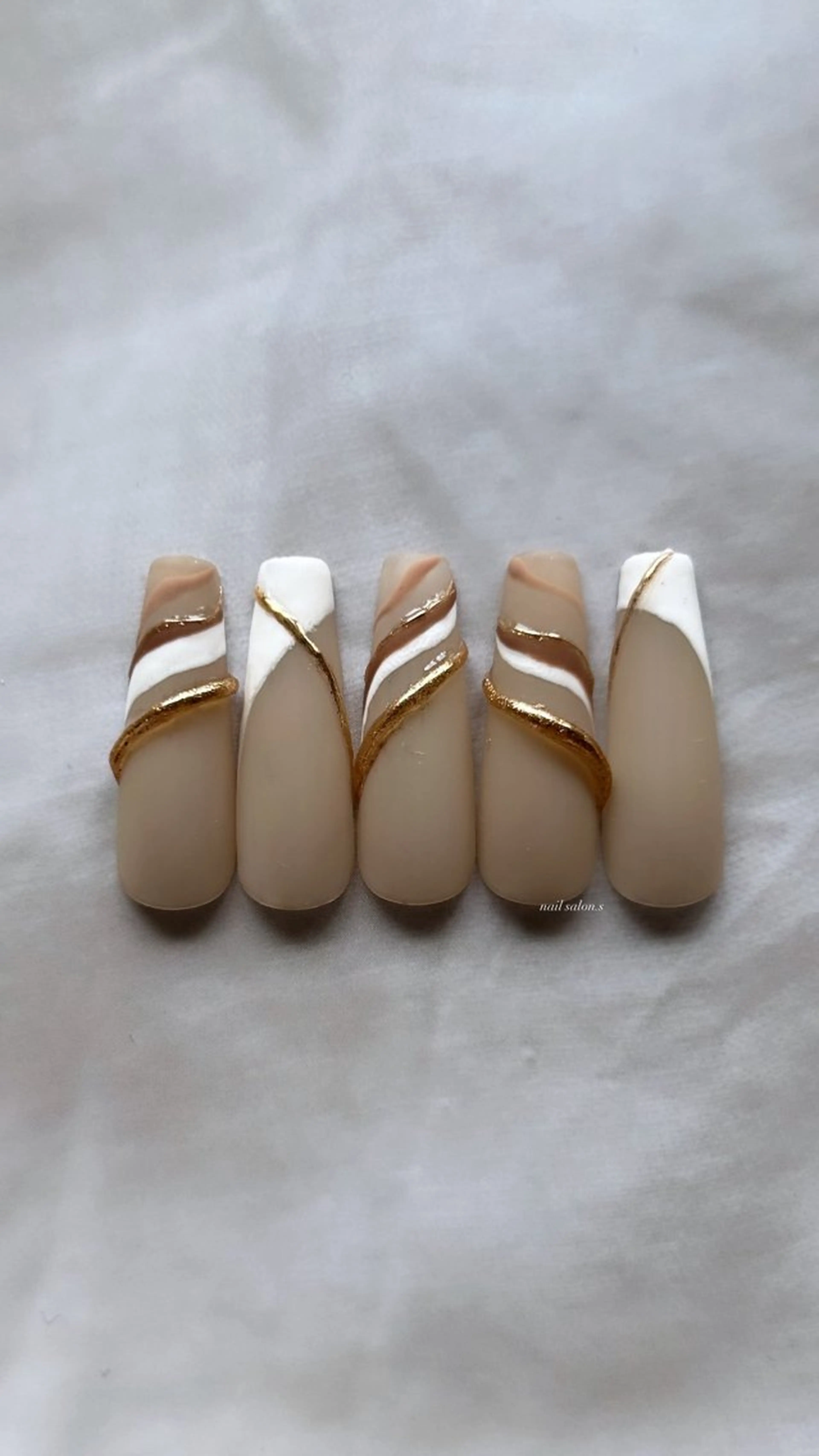 ネイル 関山 志乃のネイルデザイン