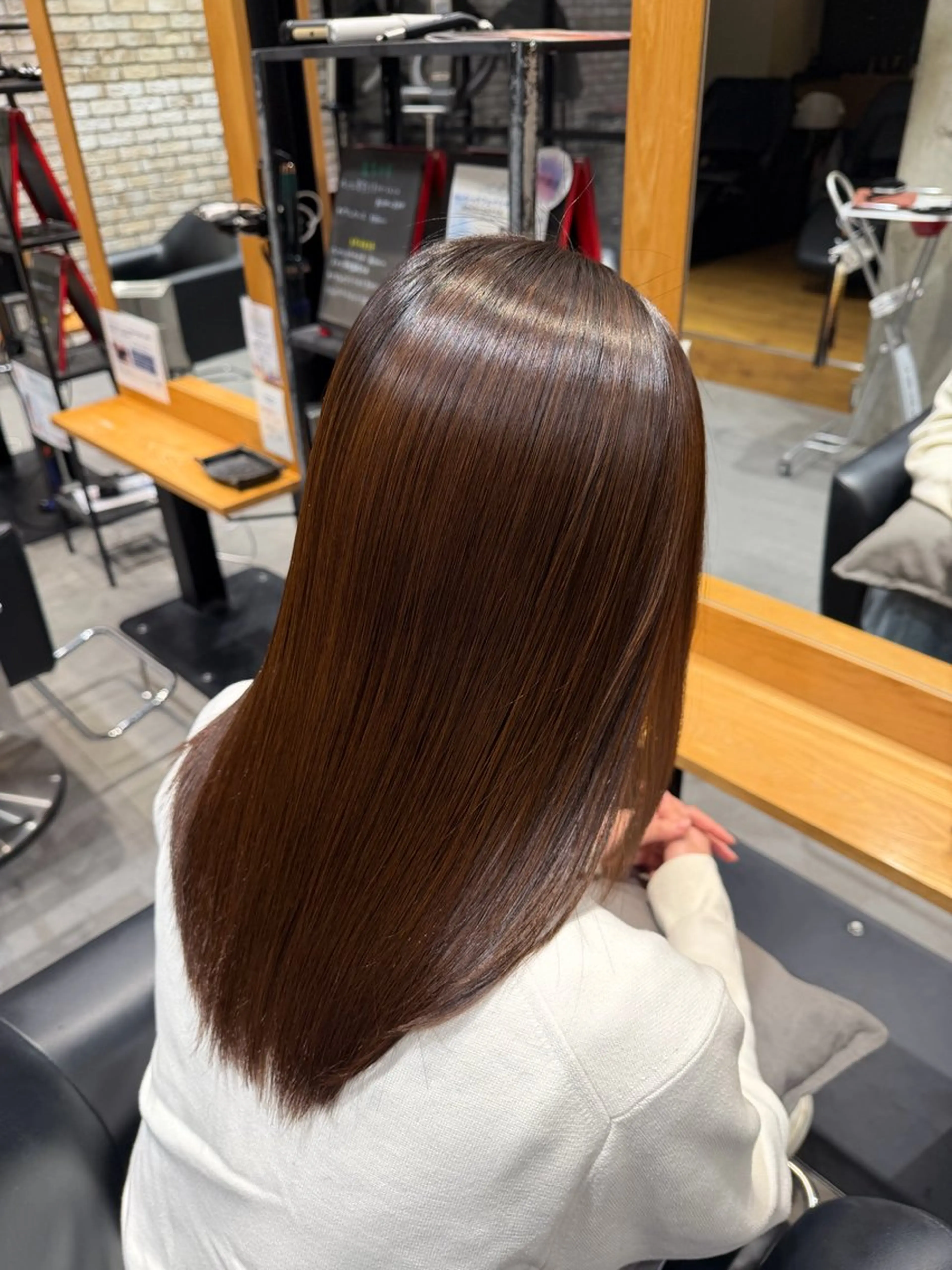 縮毛矯正 土居 海緒のヘアスタイル