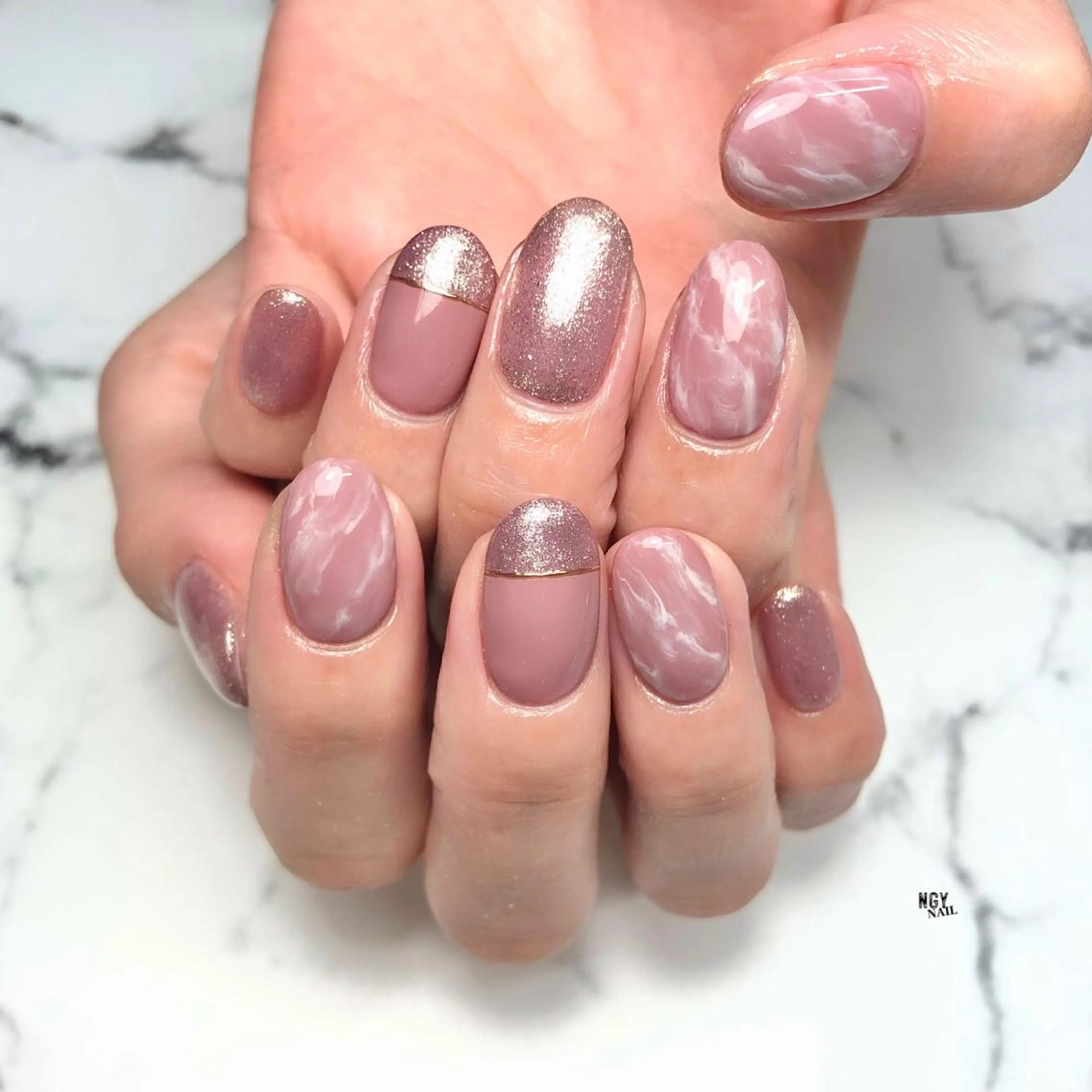 ネイル ジェルネイル ガーリー ミラーネイル ニュアンスネイル オフィスネイル NAIL NOWのネイルデザイン