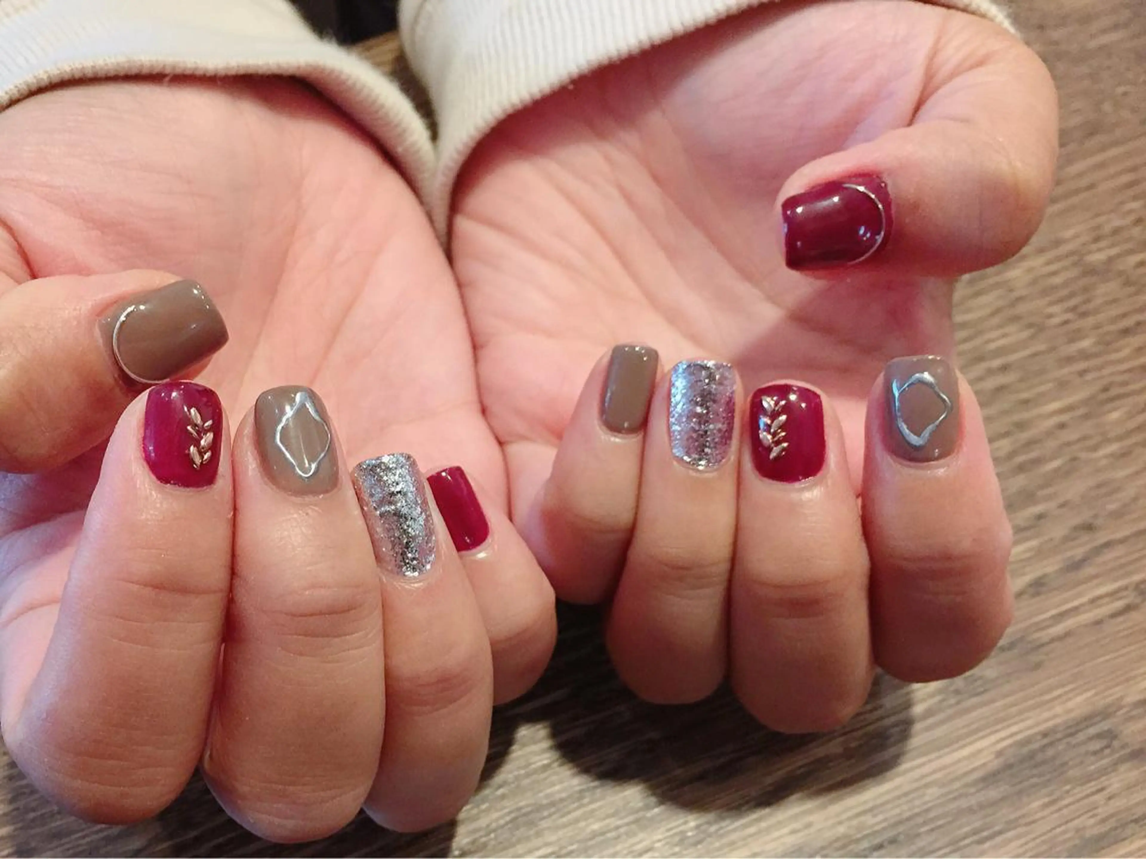 ネイル ｱｲﾗｯｼｭ ﾈｲﾙ ｻﾛﾝ つけるのマツエク・マツパデザイン