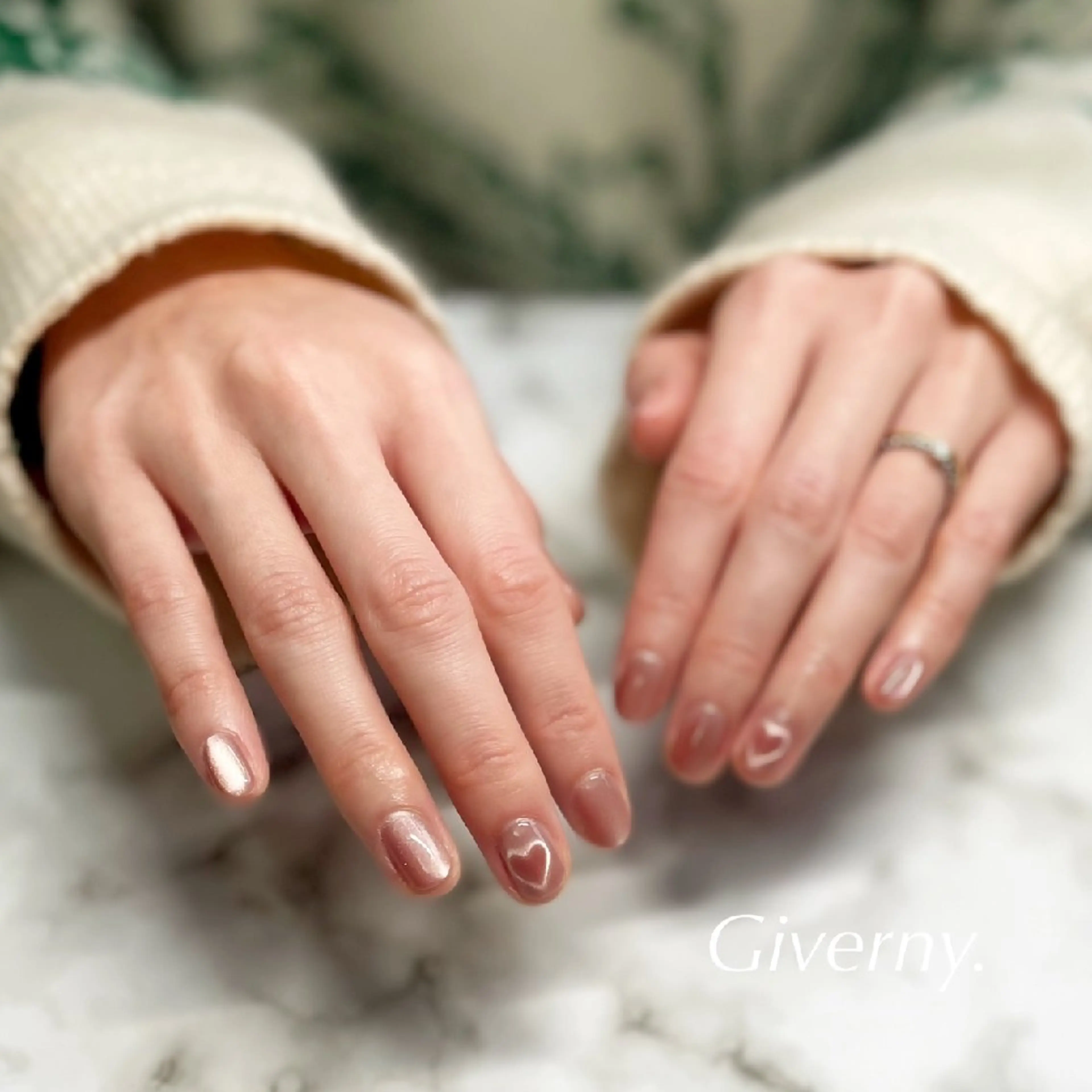 ネイル マグネットネイル ハンドネイル Giverny .のネイルデザイン