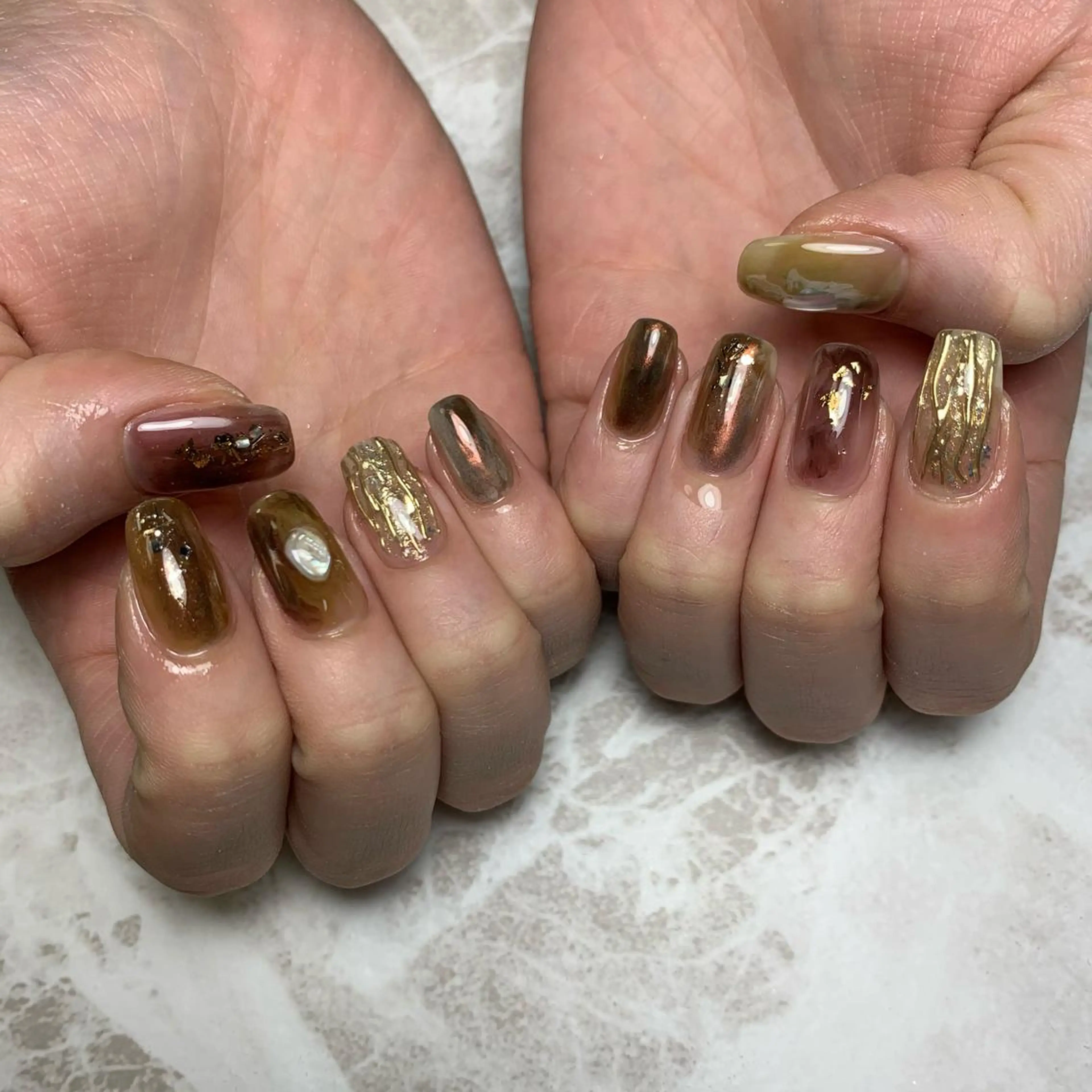 ネイル ニュアンスネイル repos~ルポ~所属・里見 麗のネイルデザイン