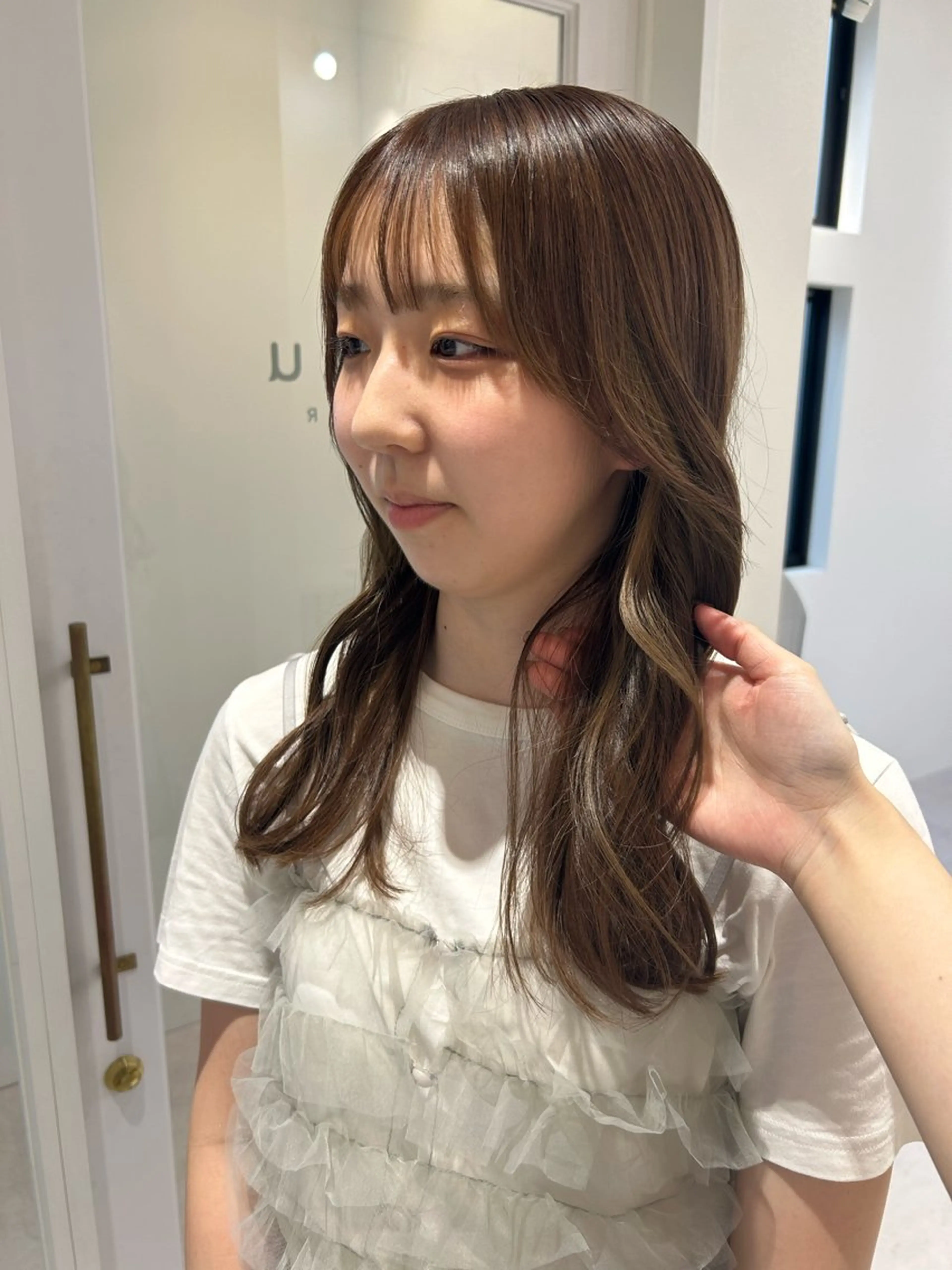 セミロング カラー チアキ ジュリのヘアスタイル