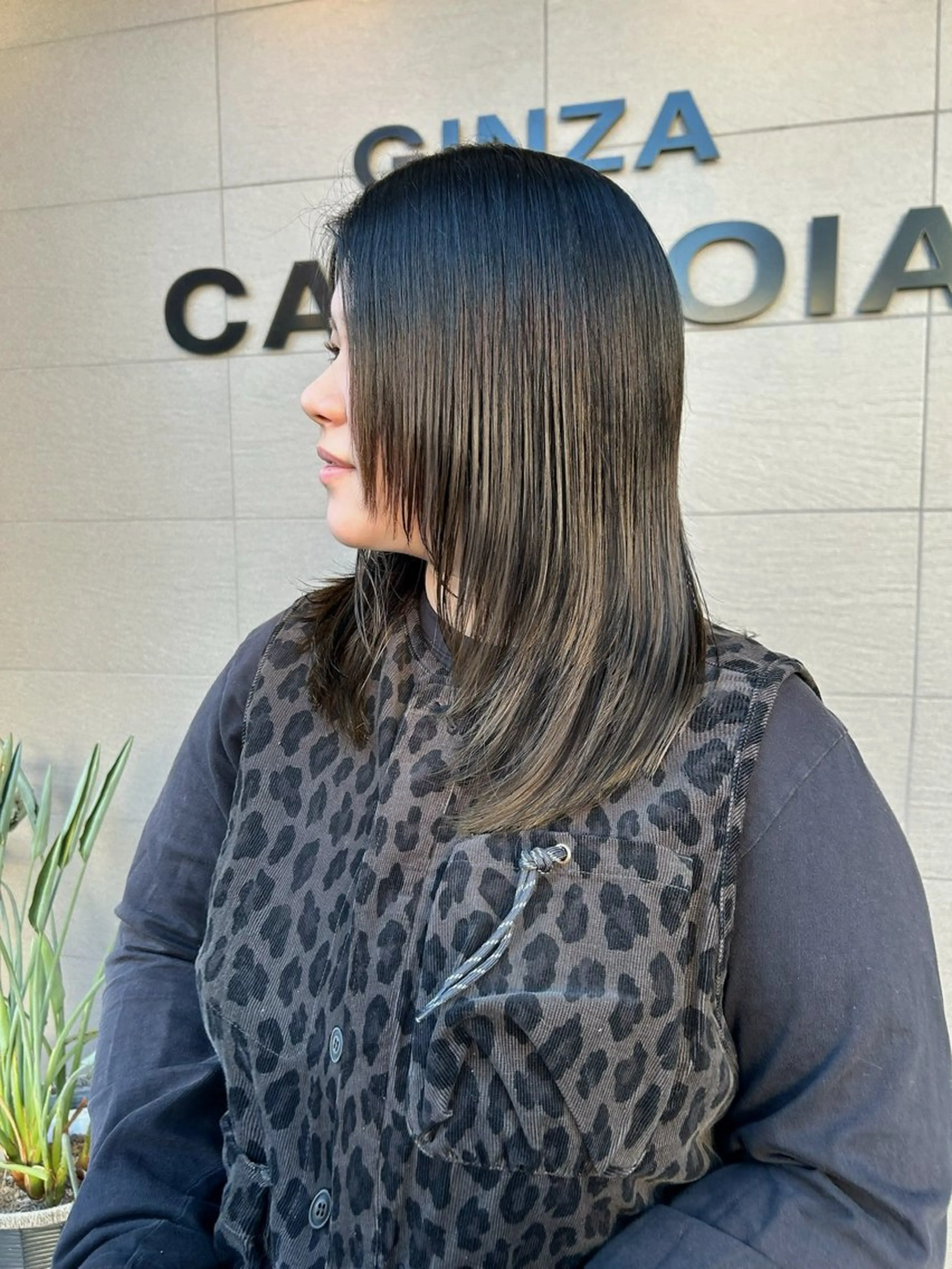ミディアム カラー ミディアムレイヤー レイヤーカット カット ヘアカラー ナカジマ ナナのヘアスタイル