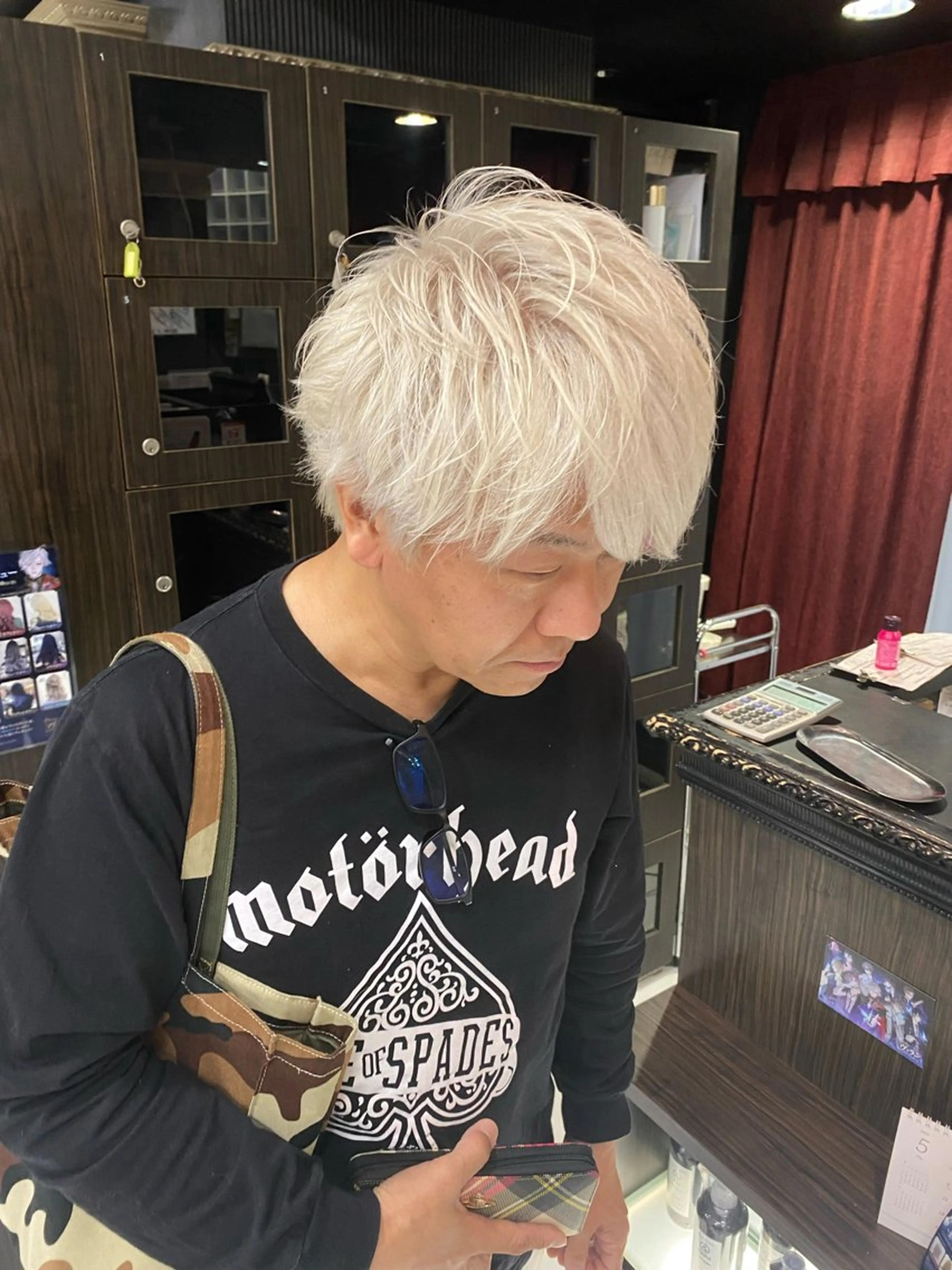 カラー メンズ ホワイト系はお任せ /ブリーチ/店長岩崎のヘアスタイル