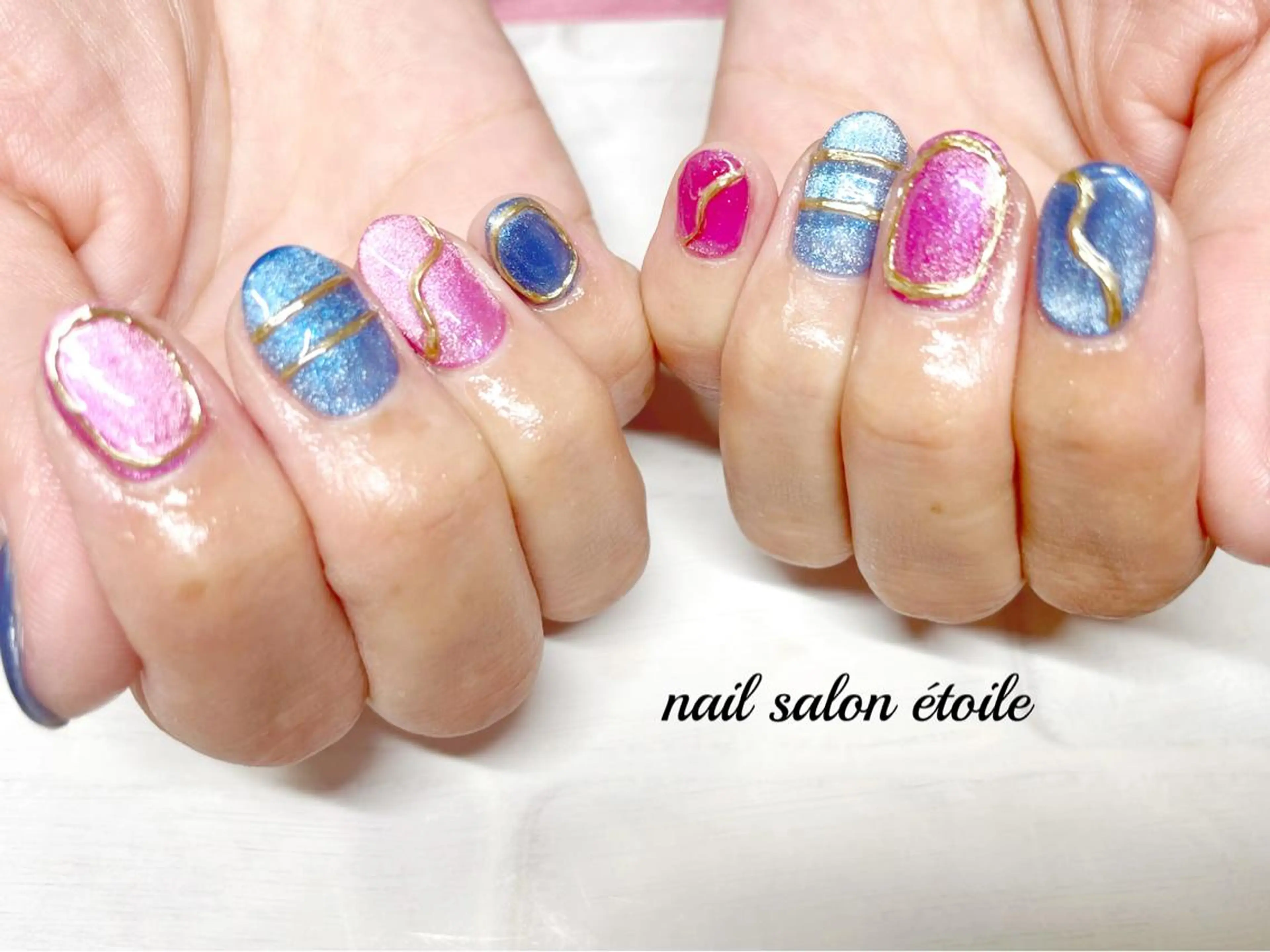ネイル ブルー ジェルネイル ゴールド キラキラネイル ラメ(グリッター) ハンドネイル nail salon étoileのネイルデザイン