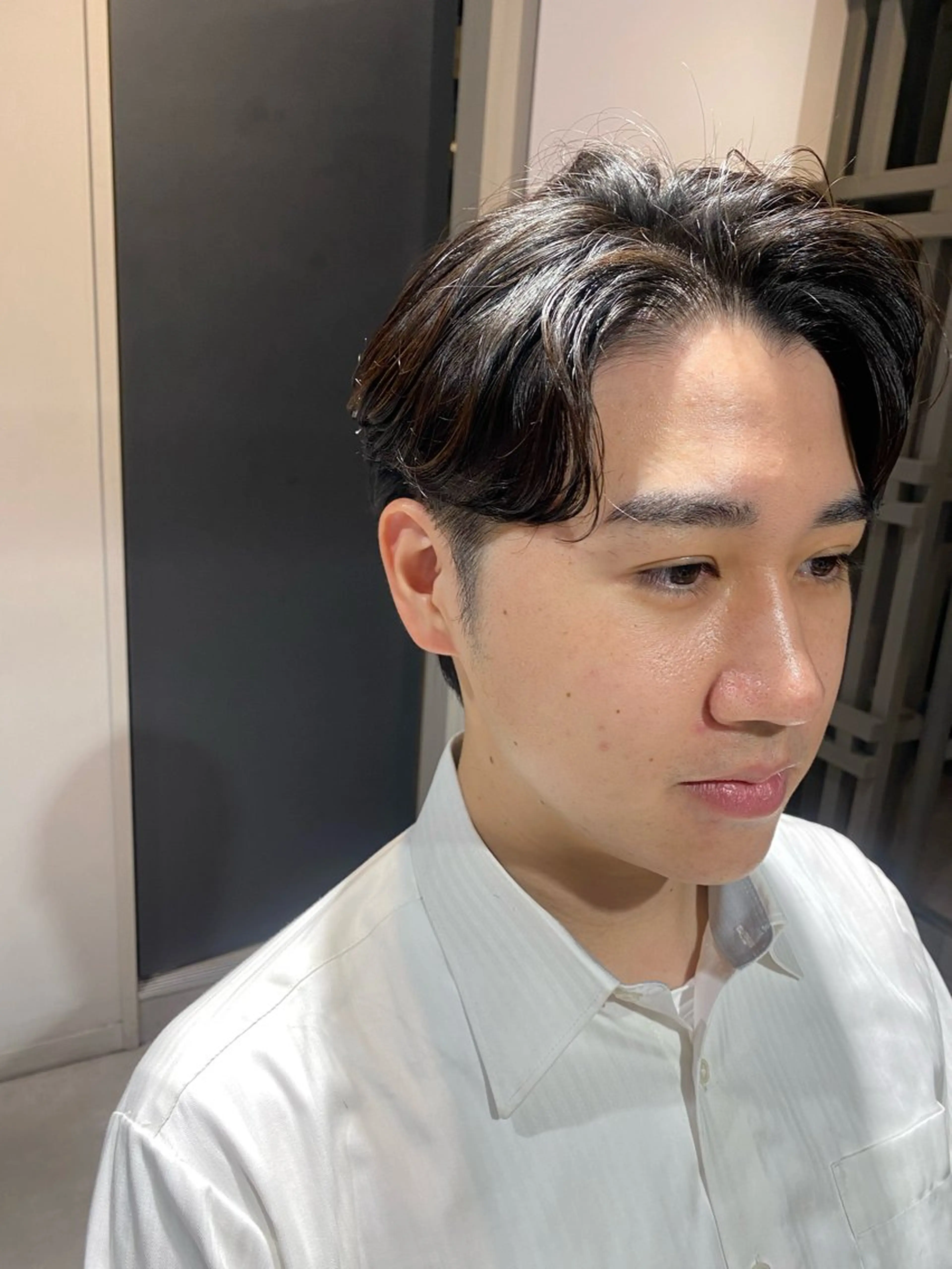 ミディアム パーマ メンズ カット パーマ 似合う髪型が 分からない方へのヘアスタイル