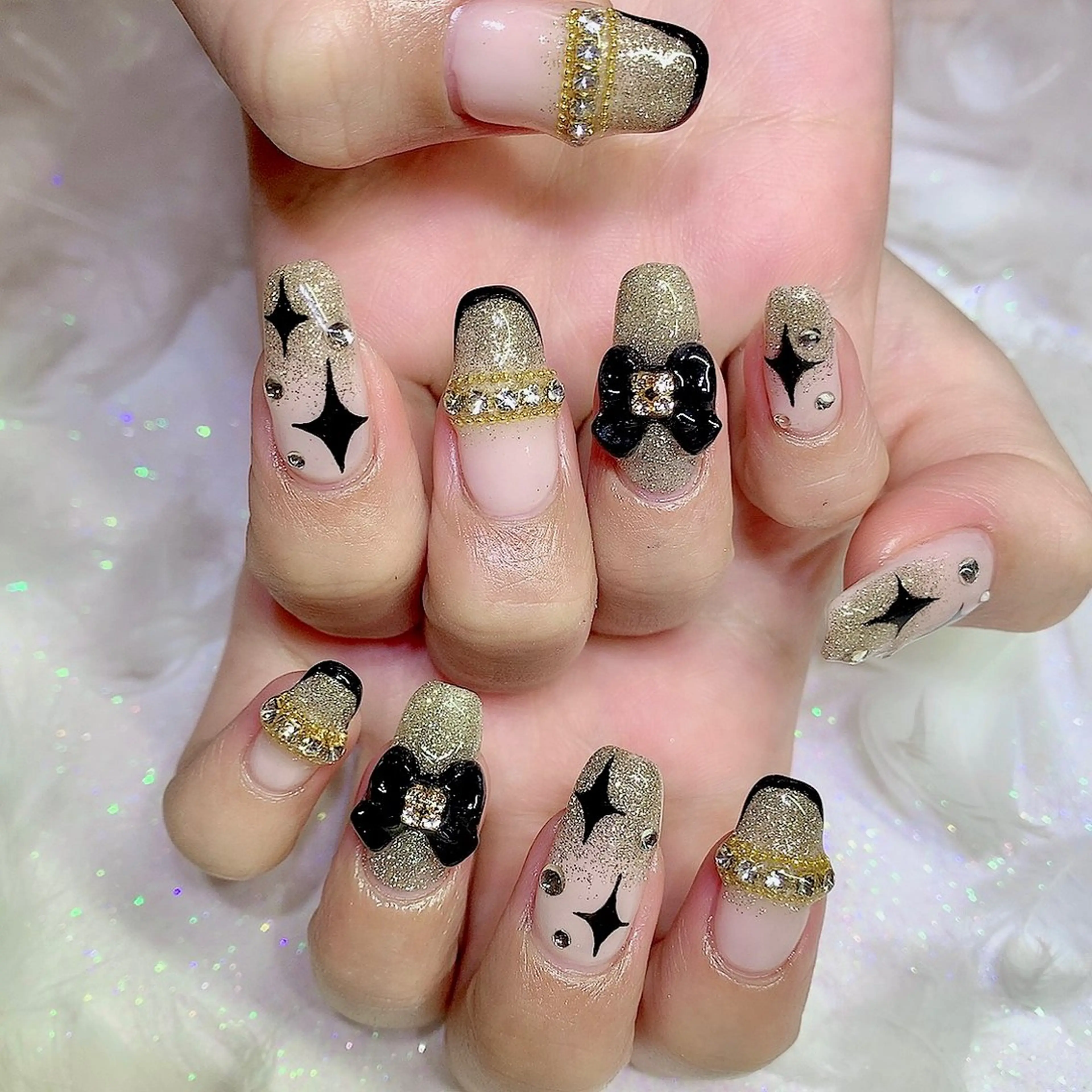 ネイル フラッシュネイル フレンチネイル キラキラネイル 韓国ネイル 持ち込み シェアサロンLei.g(レイジー)所属・3Dアートネイル💗 都築レナのネイルデザイン