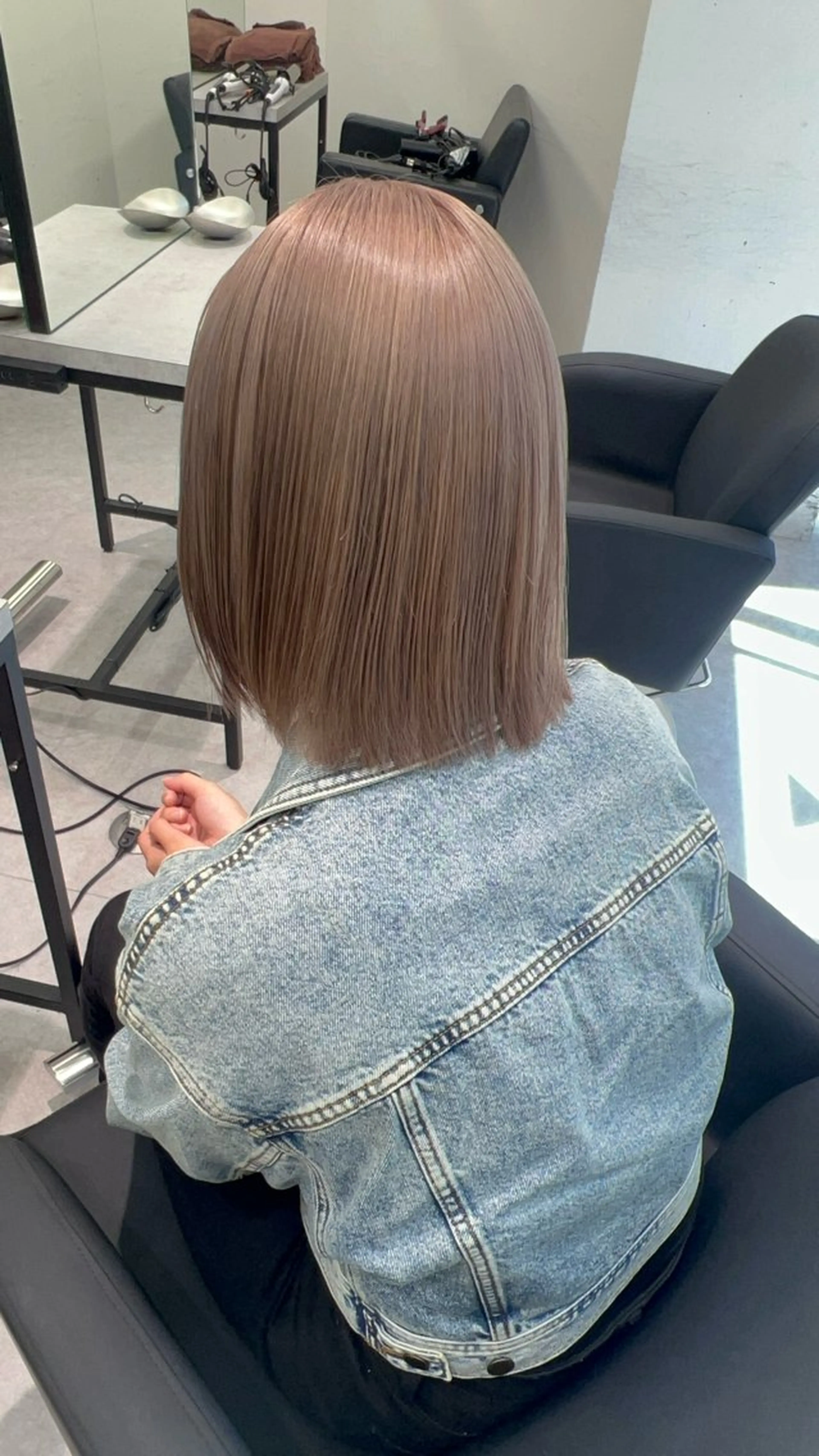 ミディアム 💍透明感 💖艶ミルクティーのヘアスタイル