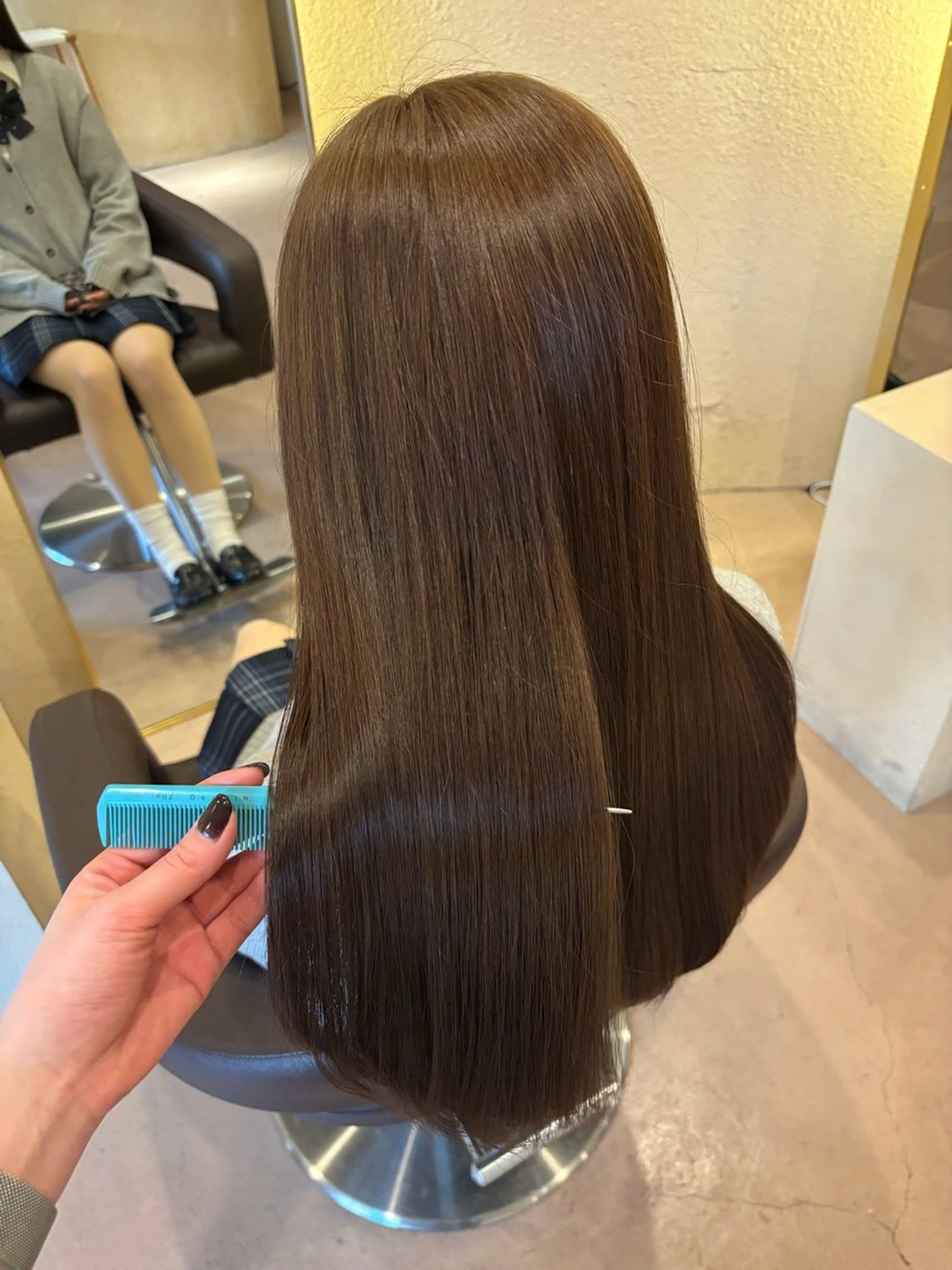 【透明感ヘアーに】イルミナカラー+保湿ケアトリートメントの写真