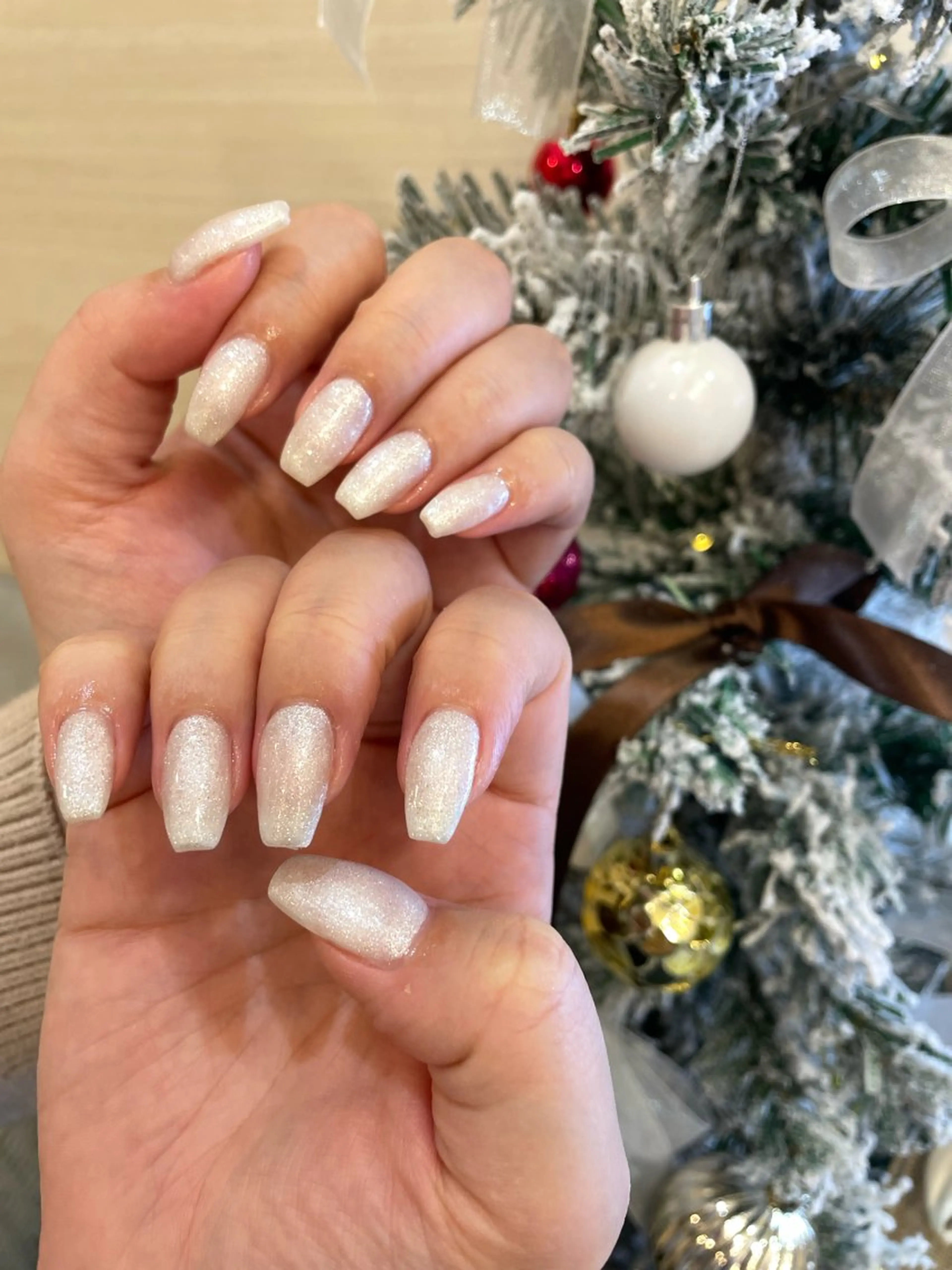 ネイル オーロラネイル ホワイト Nail Salon Gummi.のネイルデザイン