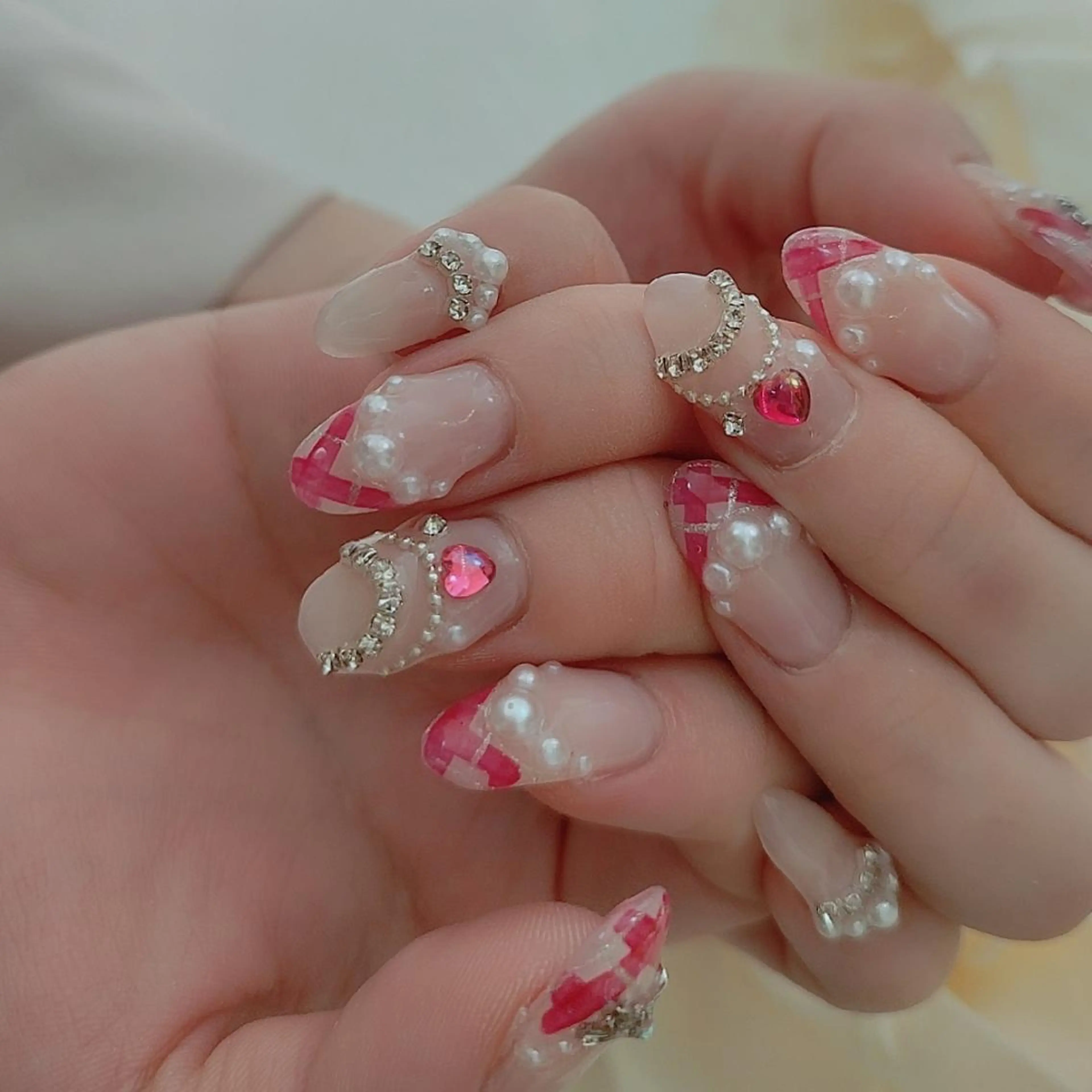 ネイル ハンドネイル RUNWAY 　　の眉毛・アイブロウイメージ