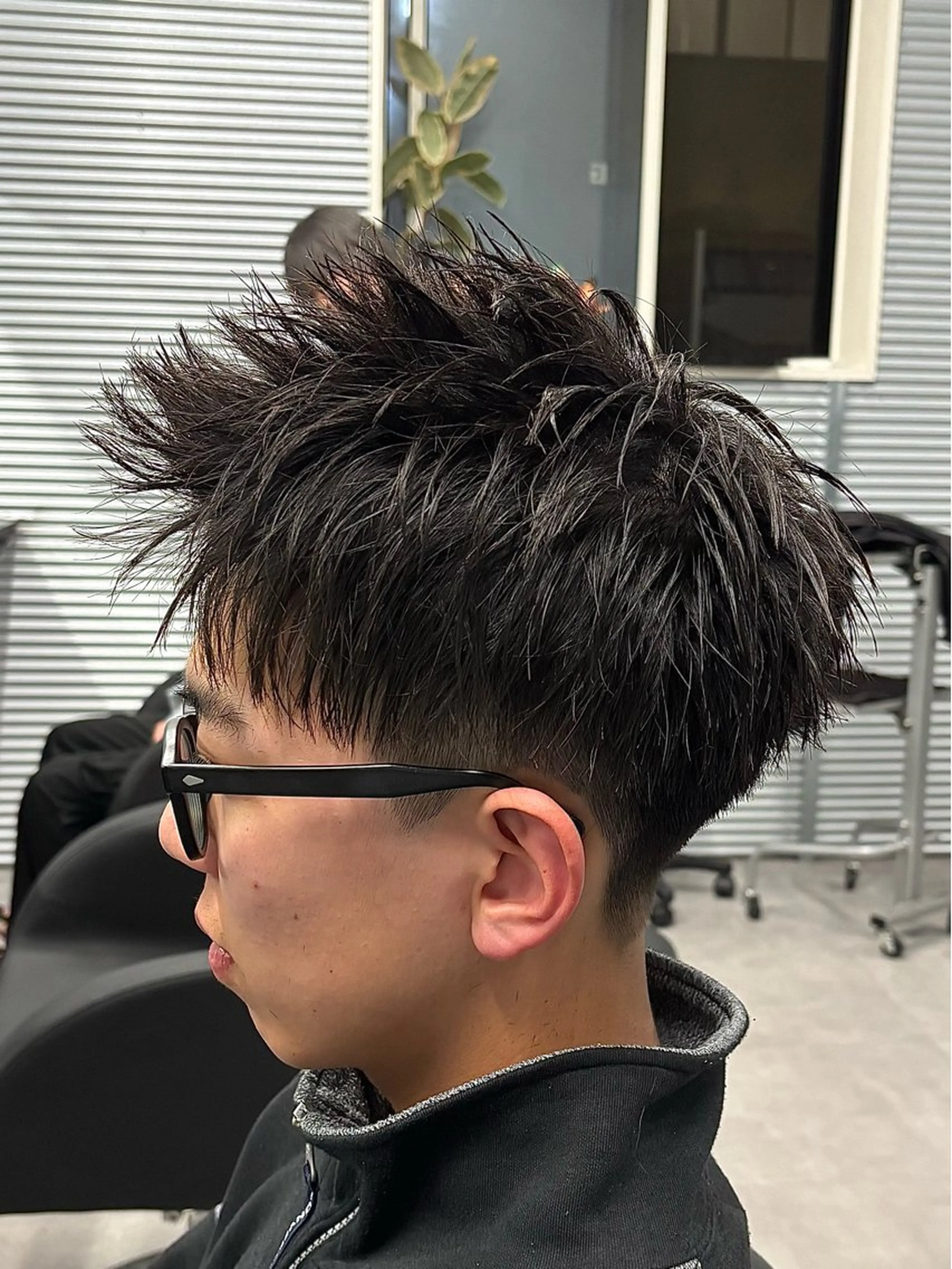 ショート メンズ アップバング メンズショート スパイキーショート ショートヘア カット 波巻き/ツイスパ/ 短髪/鈴木俊也のヘアスタイル