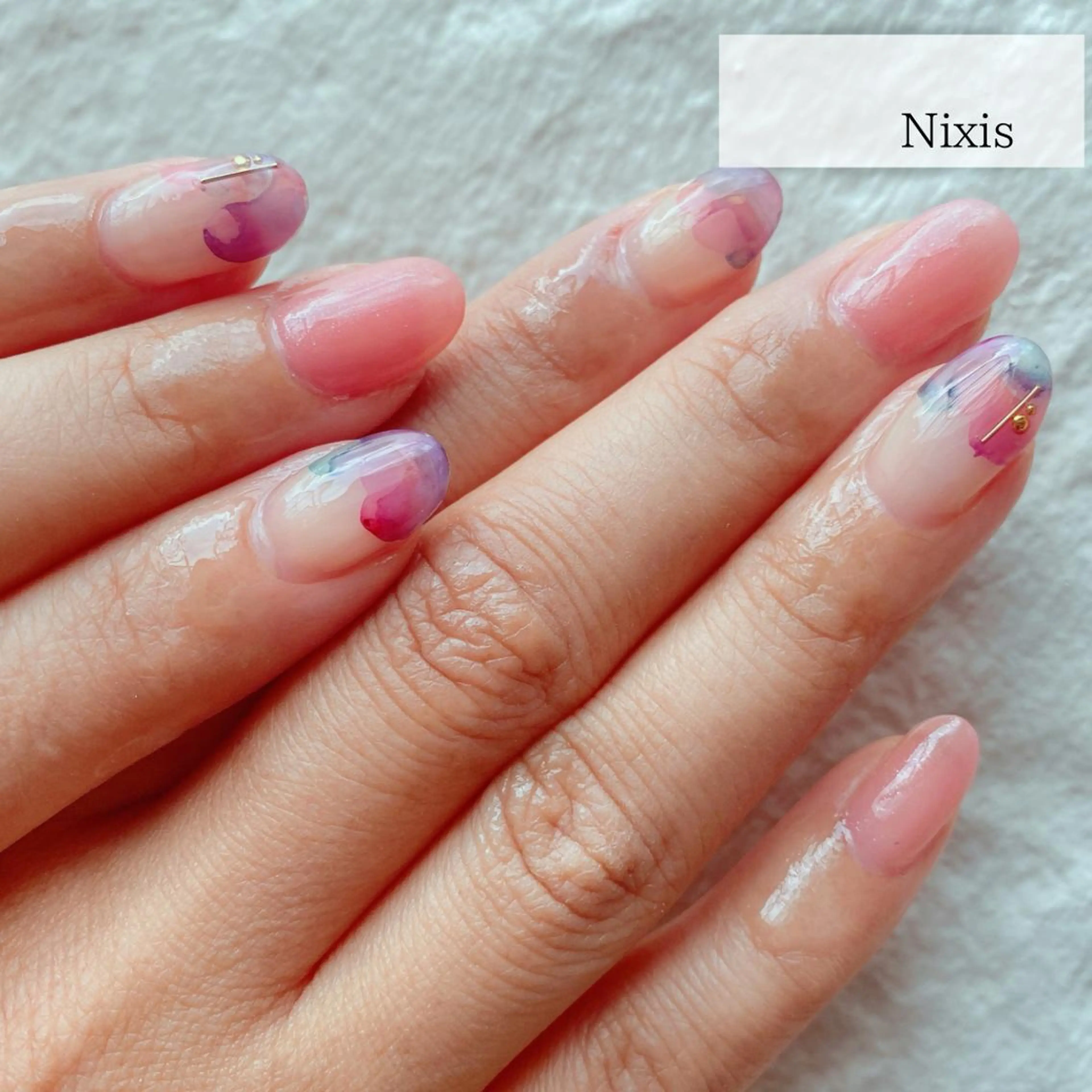 ネイル アートネイル 大人キレイ 𝑁𝑖𝑥𝑖𝑠のネイルデザイン
