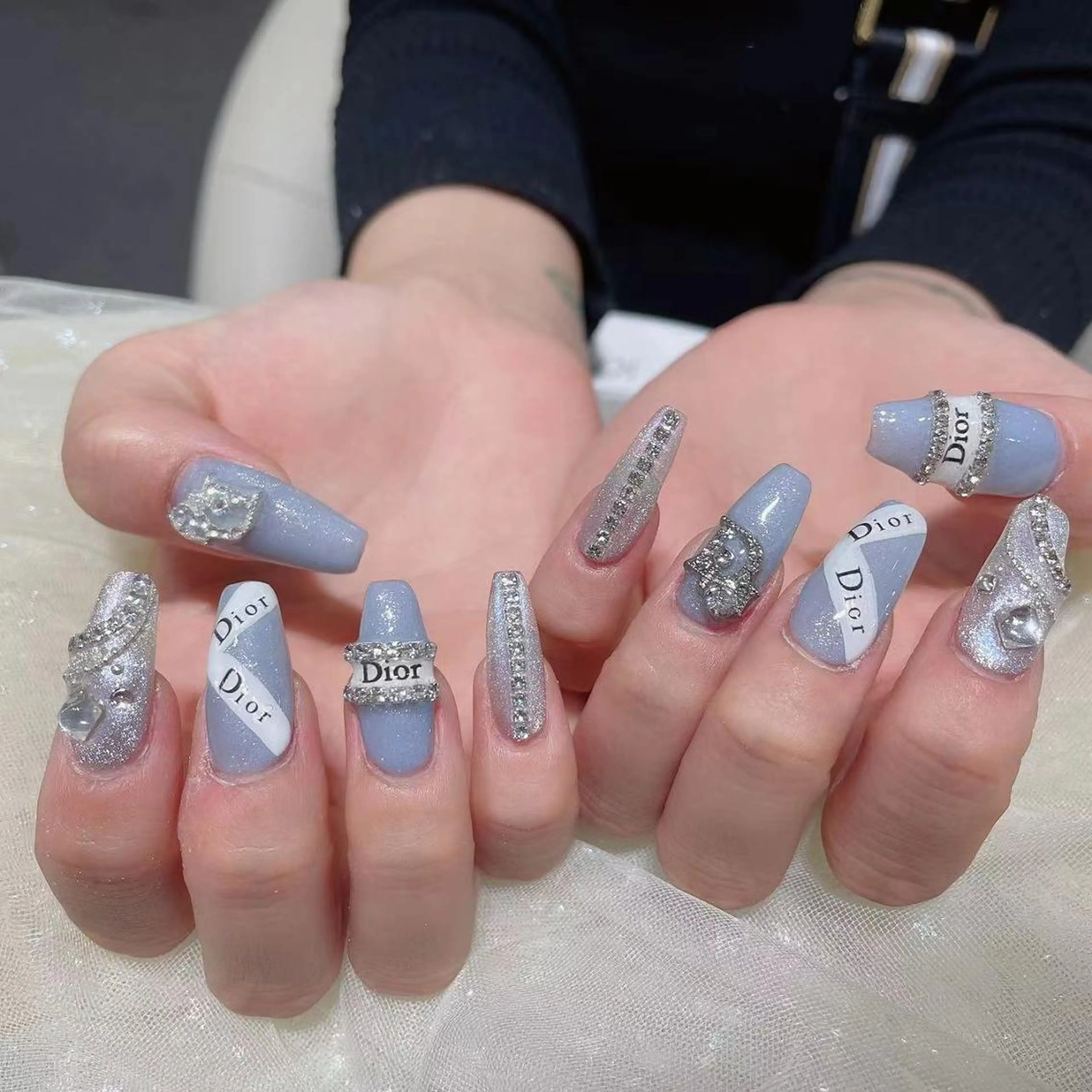 ネイル アートネイル 長さ出し ネイルチップ Queens ciciのネイルデザイン