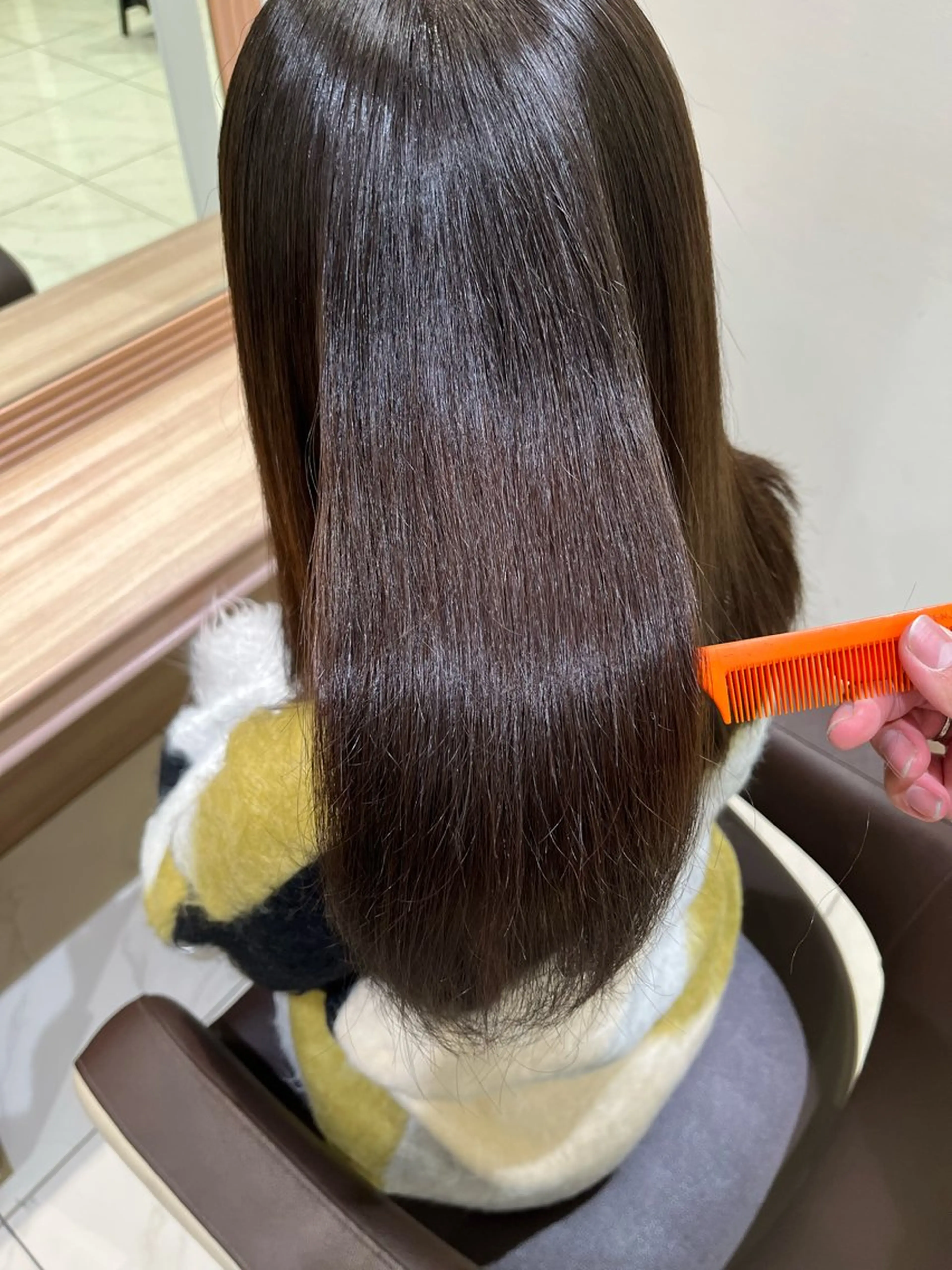 セミロング カラー 髪質改善 【メンズパーマ✨️ 髪質改善矯正】岩城のヘアスタイル