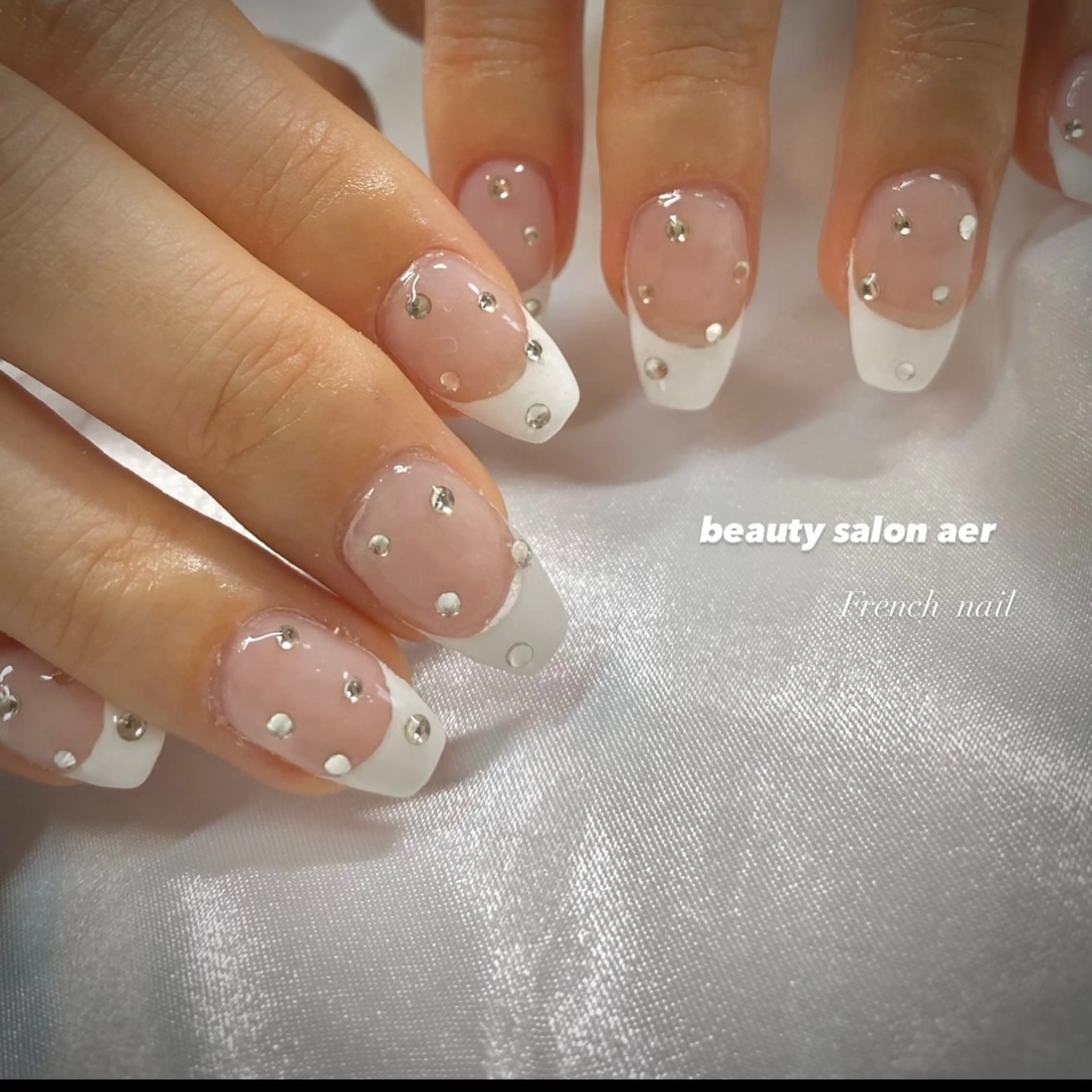 ネイル フレンチネイル ストーンネイル デコパーツが得意♪ ネイル/眉毛/エステの眉毛・アイブロウイメージ