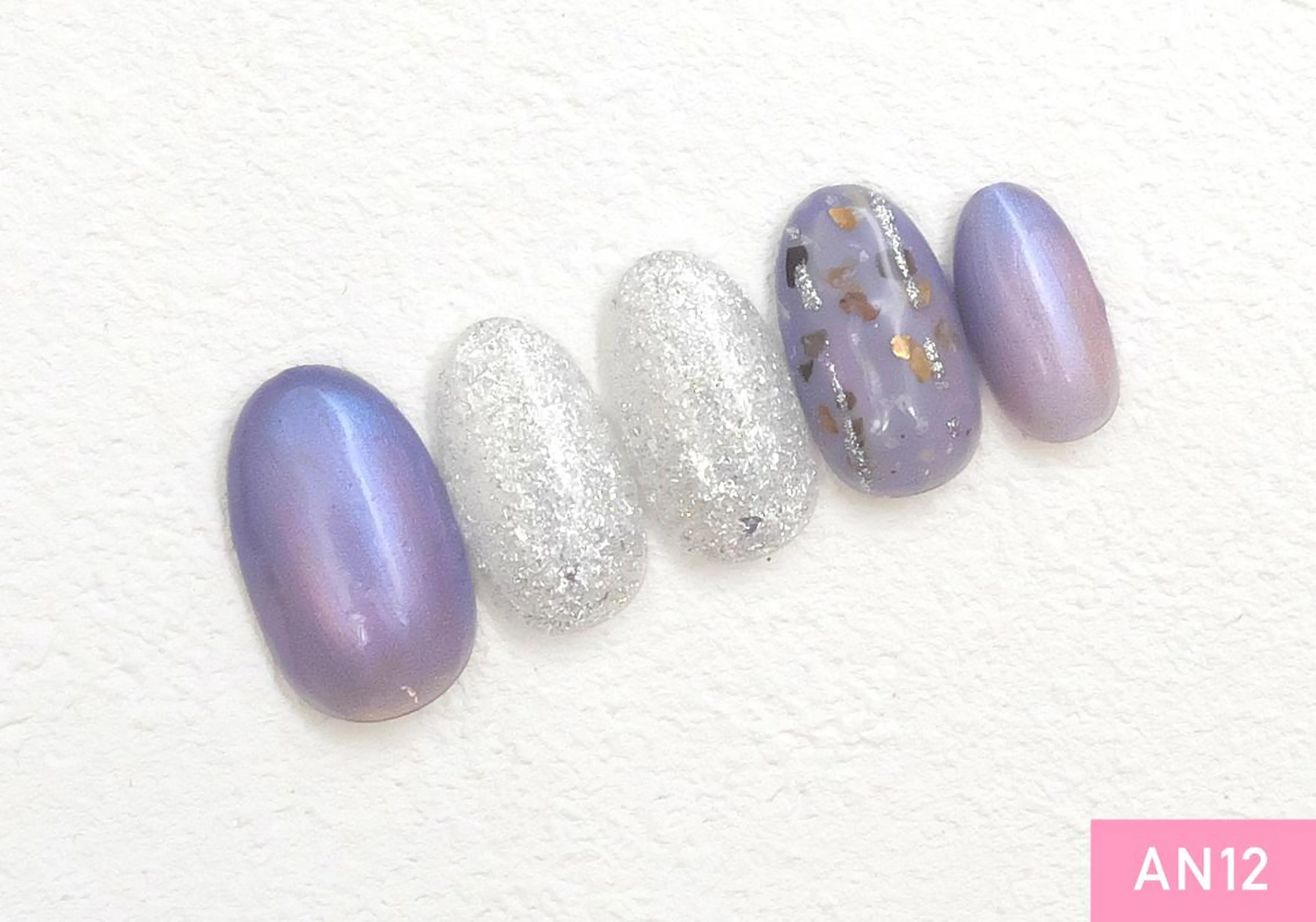 ネイル シルバー 新橋🌿 Nailのネイルデザイン