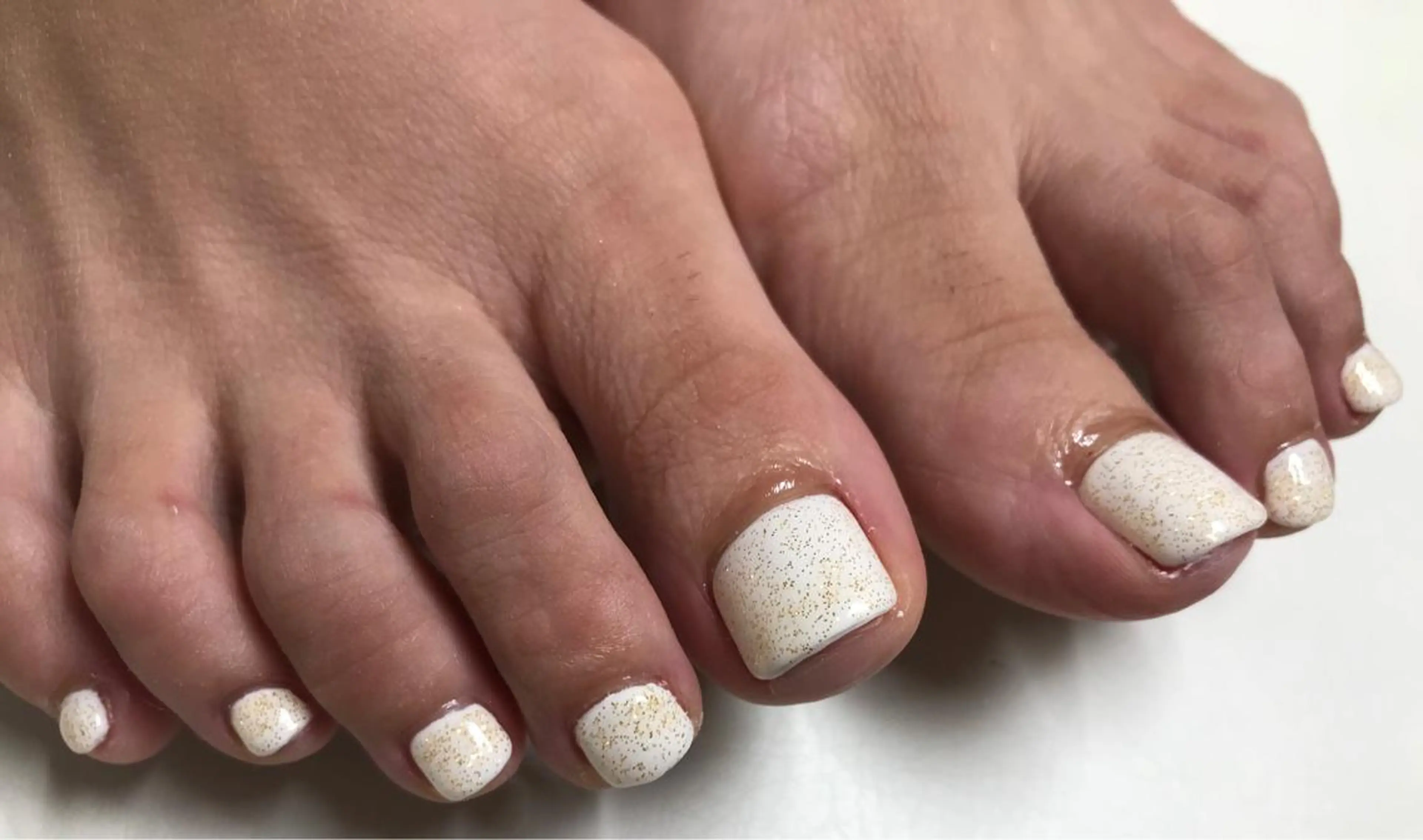 ネイル ラメ(グリッター) フットネイル Mana‪ ‪·͜· ❤︎‬のネイルデザイン