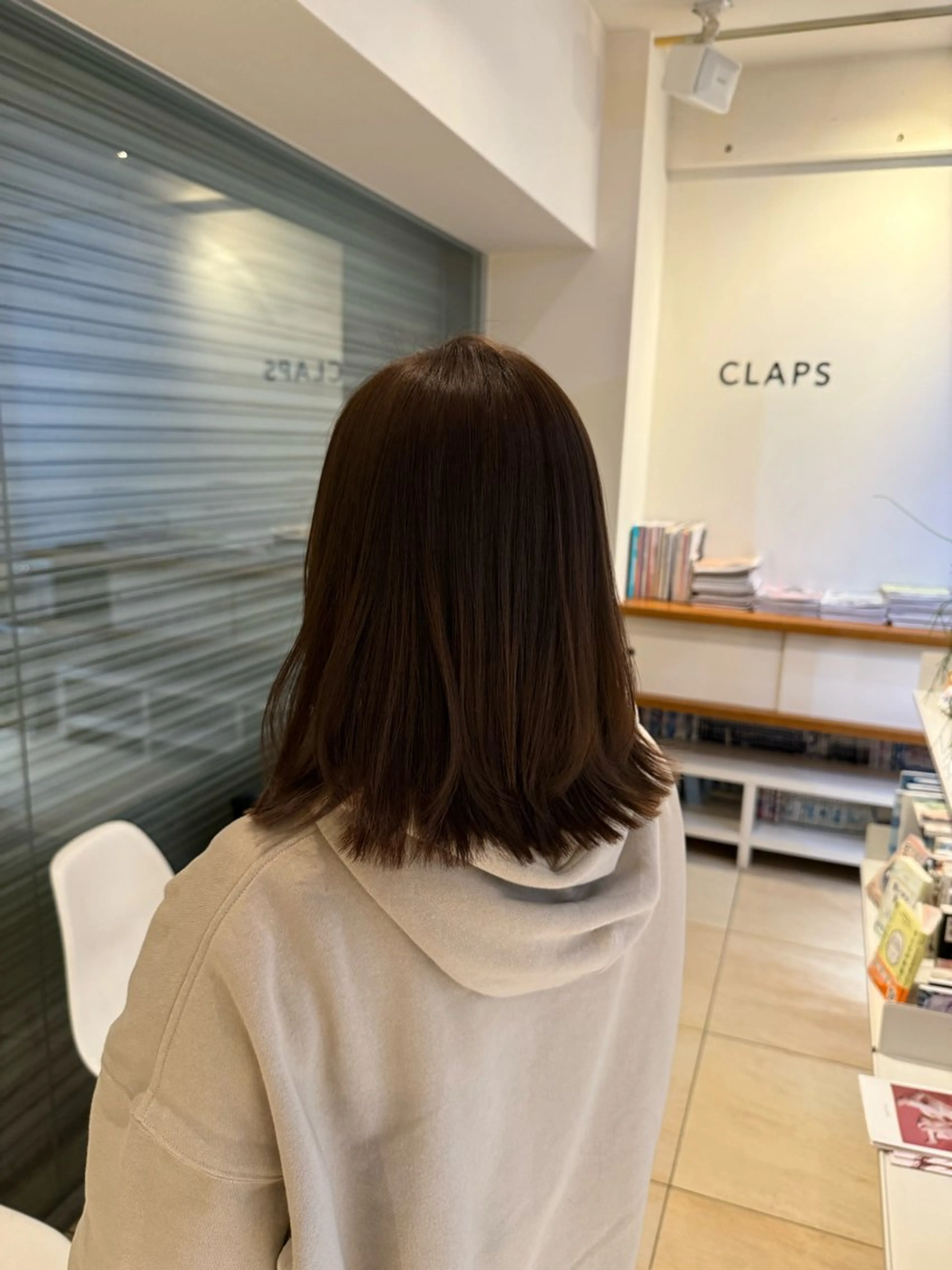 ミディアム すずな【レディース カットモデル募集中】のヘアスタイル