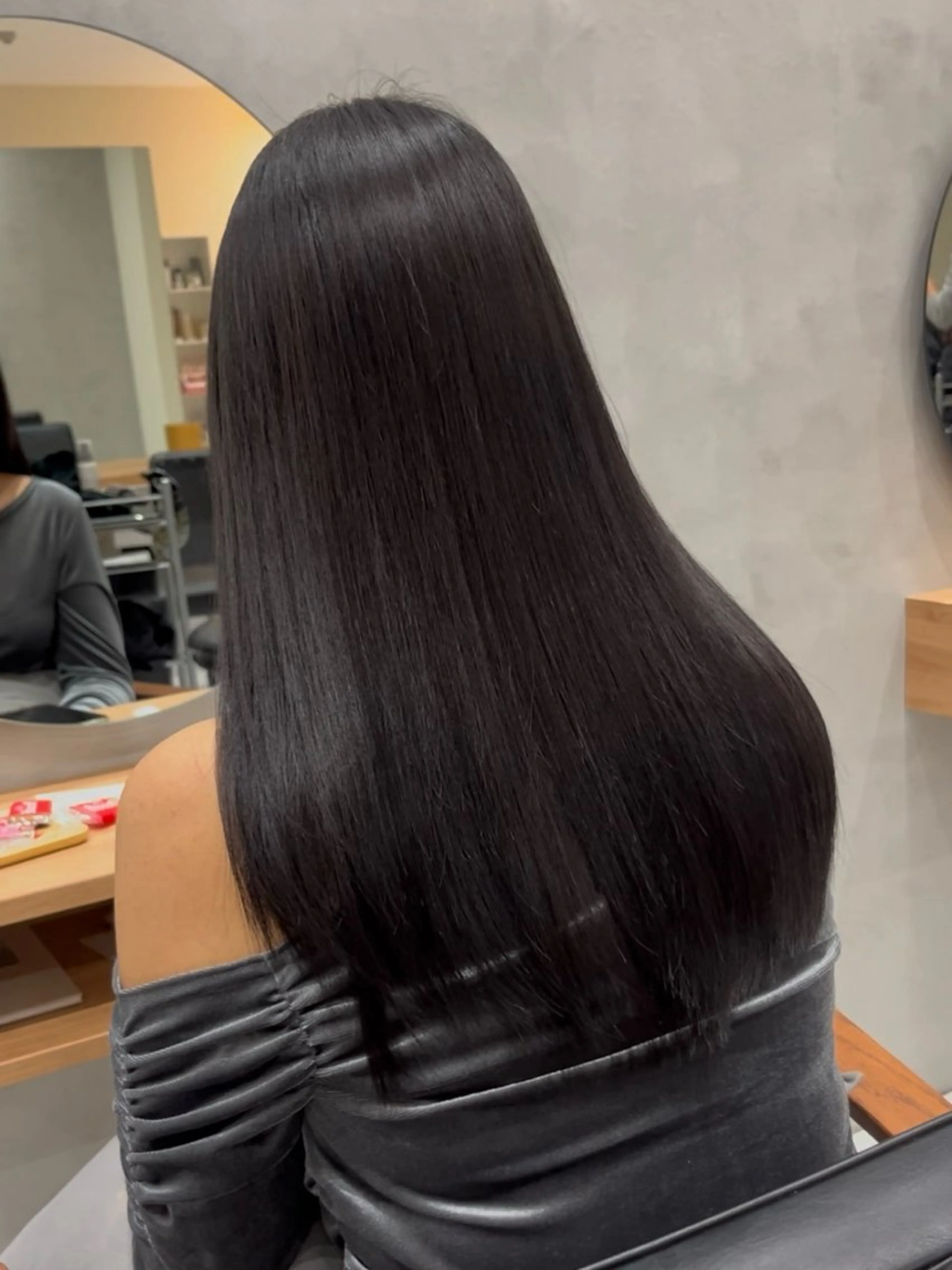 ロング yuzu 艶カラー/夙川のヘアスタイル