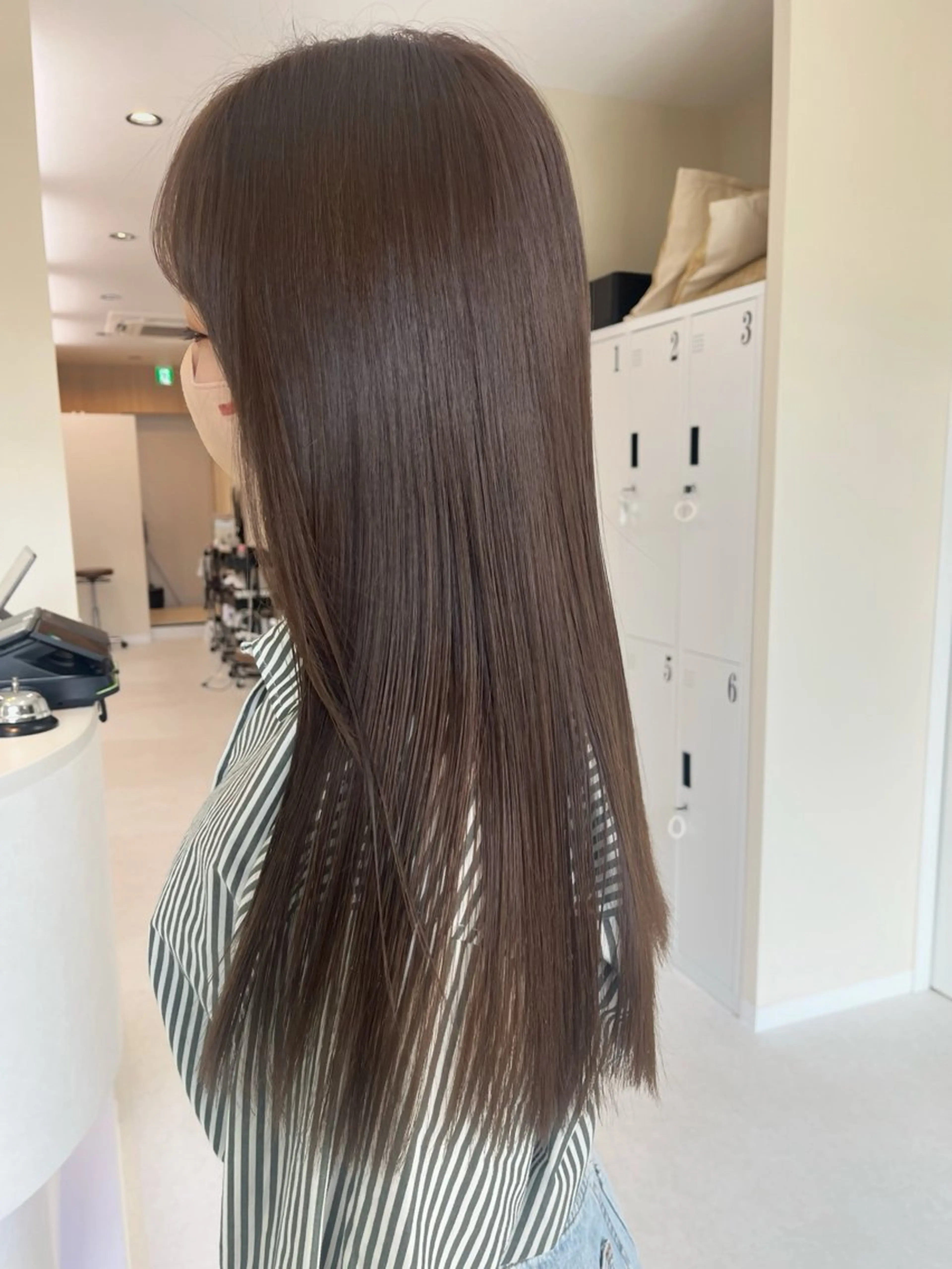 ロング カラー ベージュカラー 中村 佳歩のヘアスタイル