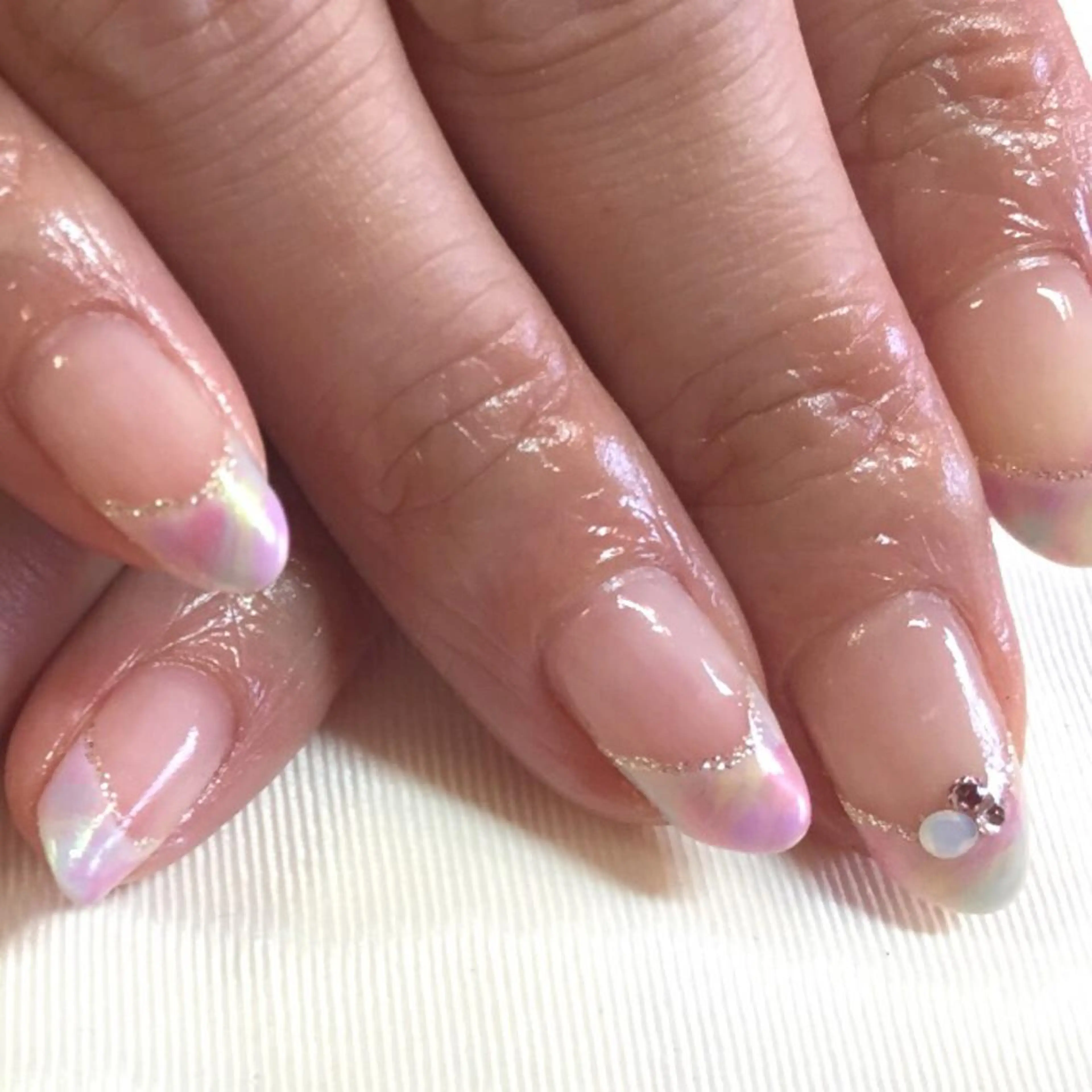 ネイル オーロラネイル フレンチネイル 青木 綾子のネイルデザイン