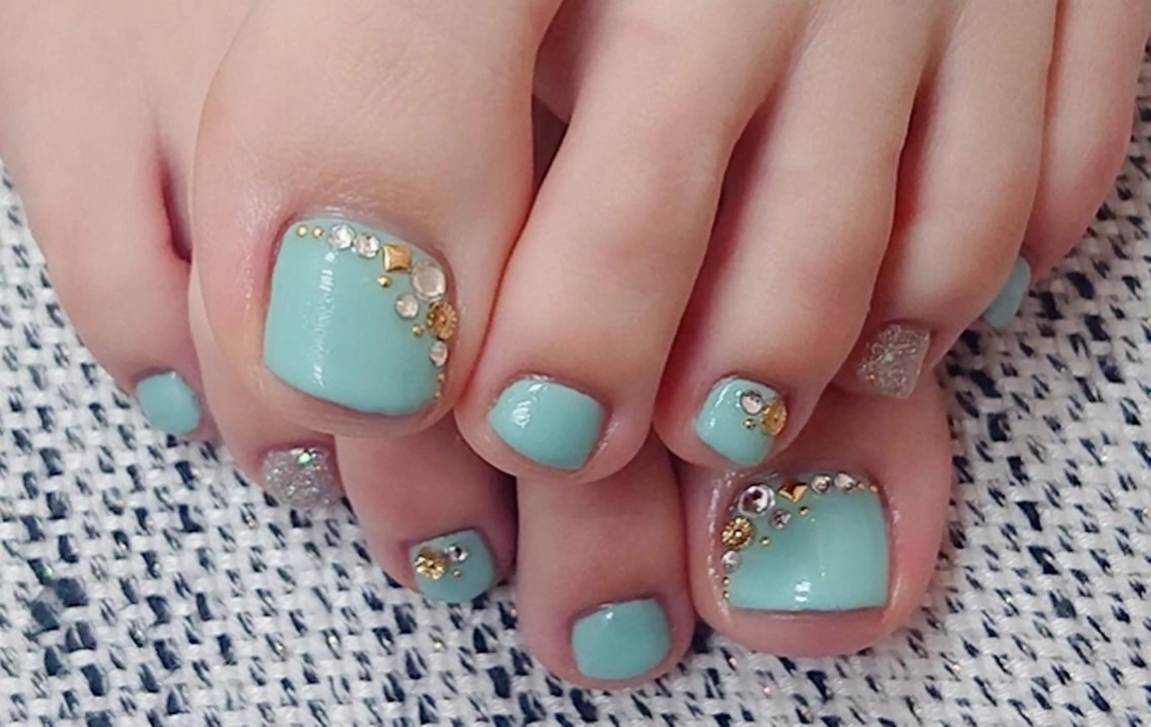 ネイル 🍒当日もOK🍒 𝑳𝑼𝑵𝑨花井のネイルデザイン