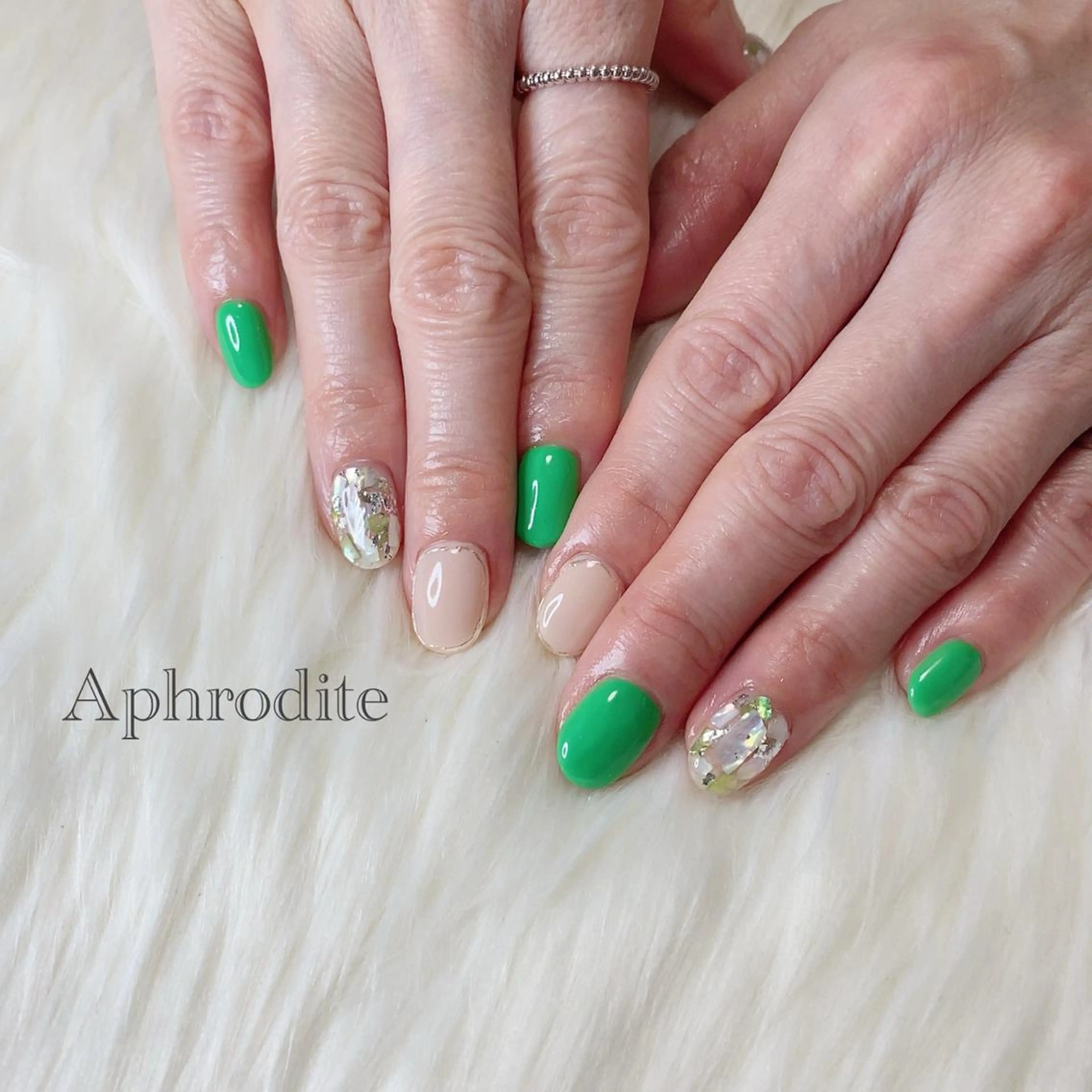 ネイル Aphrodite パラジェル認定サロンのネイルデザイン