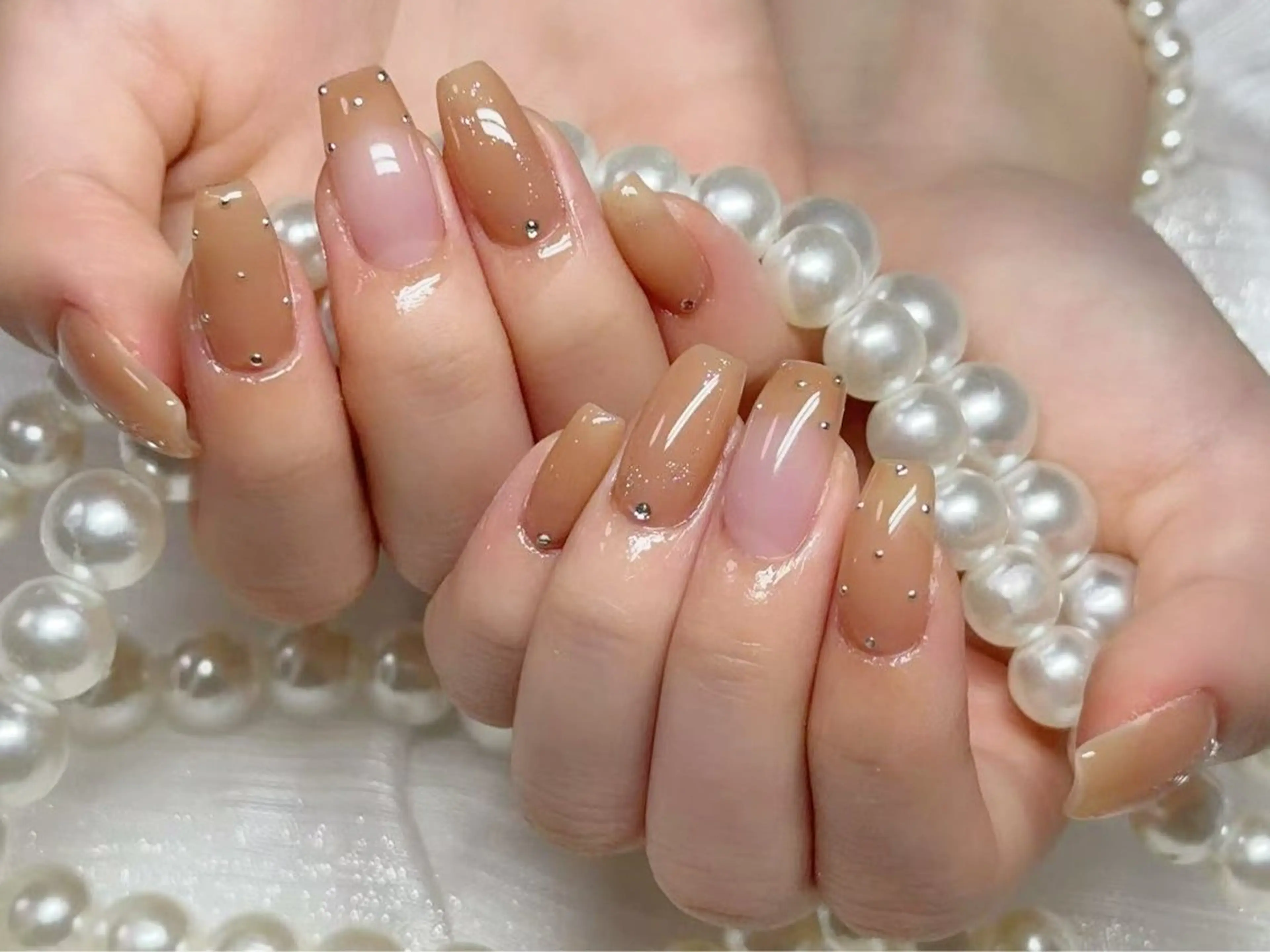 ネイル オーロラネイル 長さ出し フレンチネイル ガーリー キラキラネイル RIn 🎀のネイルデザイン