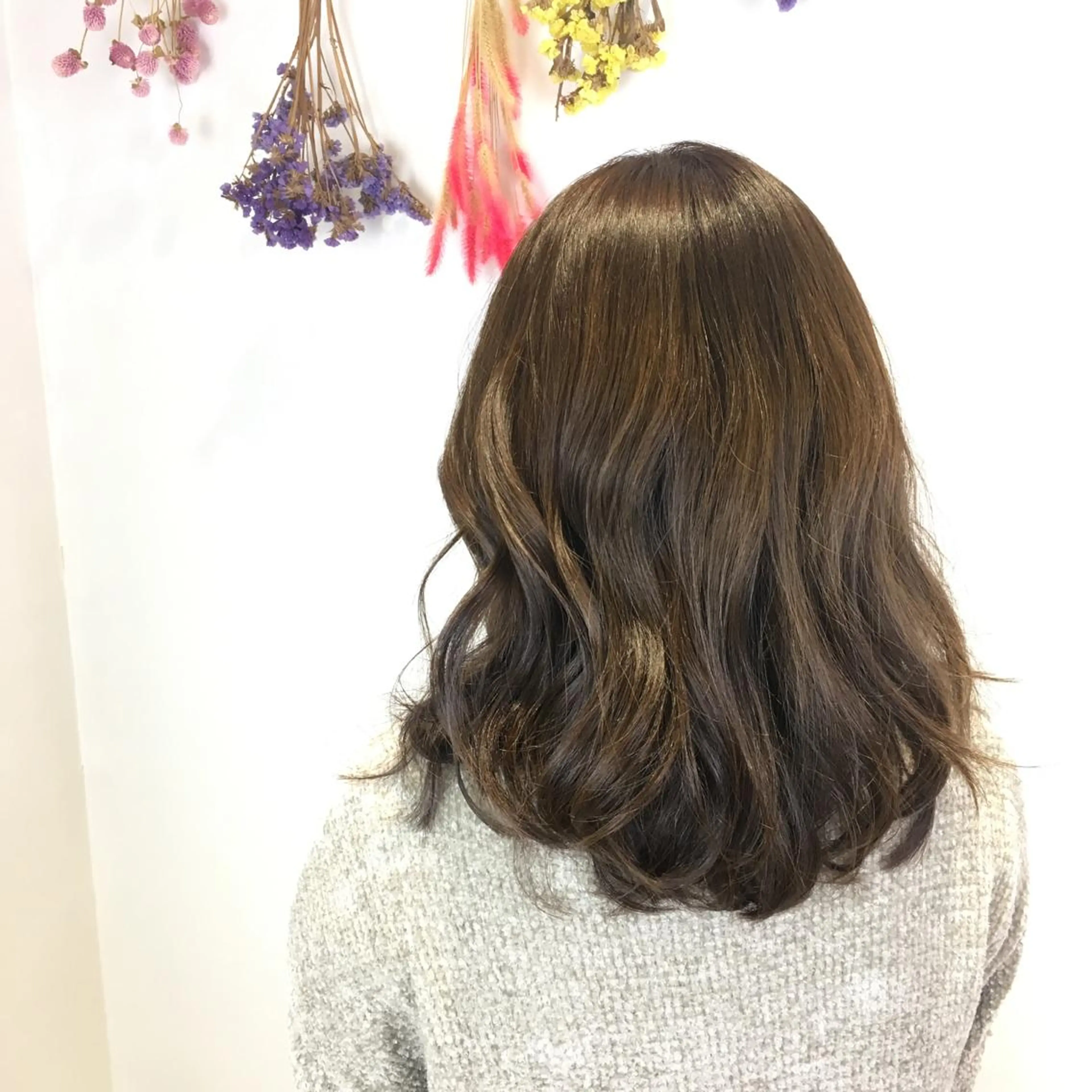 ミディアム カラー 小顔レイヤー/ ベージュ🤍Rieのヘアスタイル