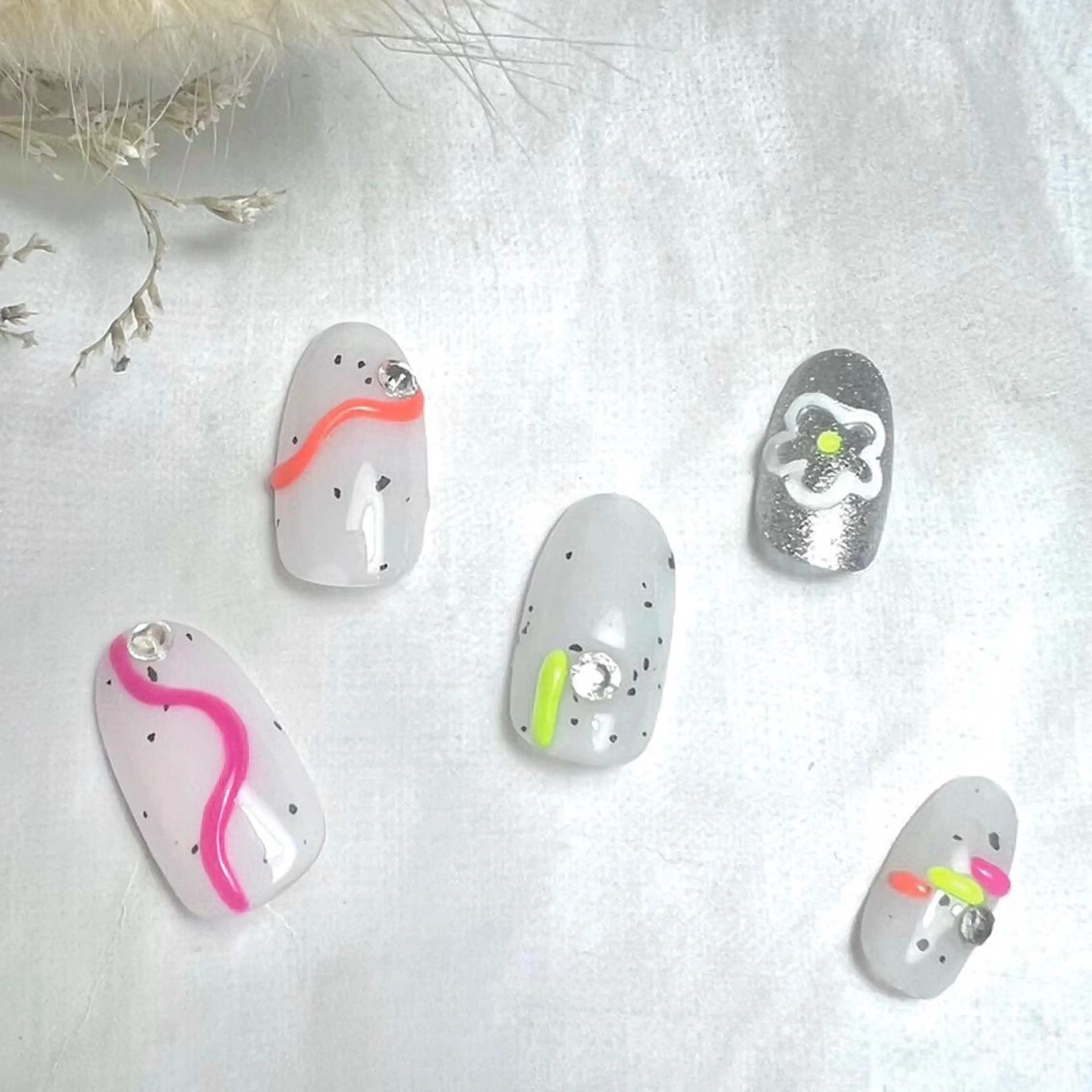 ネイル ジェルネイル ニュアンスネイル 夏ネイル ワンホンネイル Kanna Yuki カンナユキのネイルデザイン