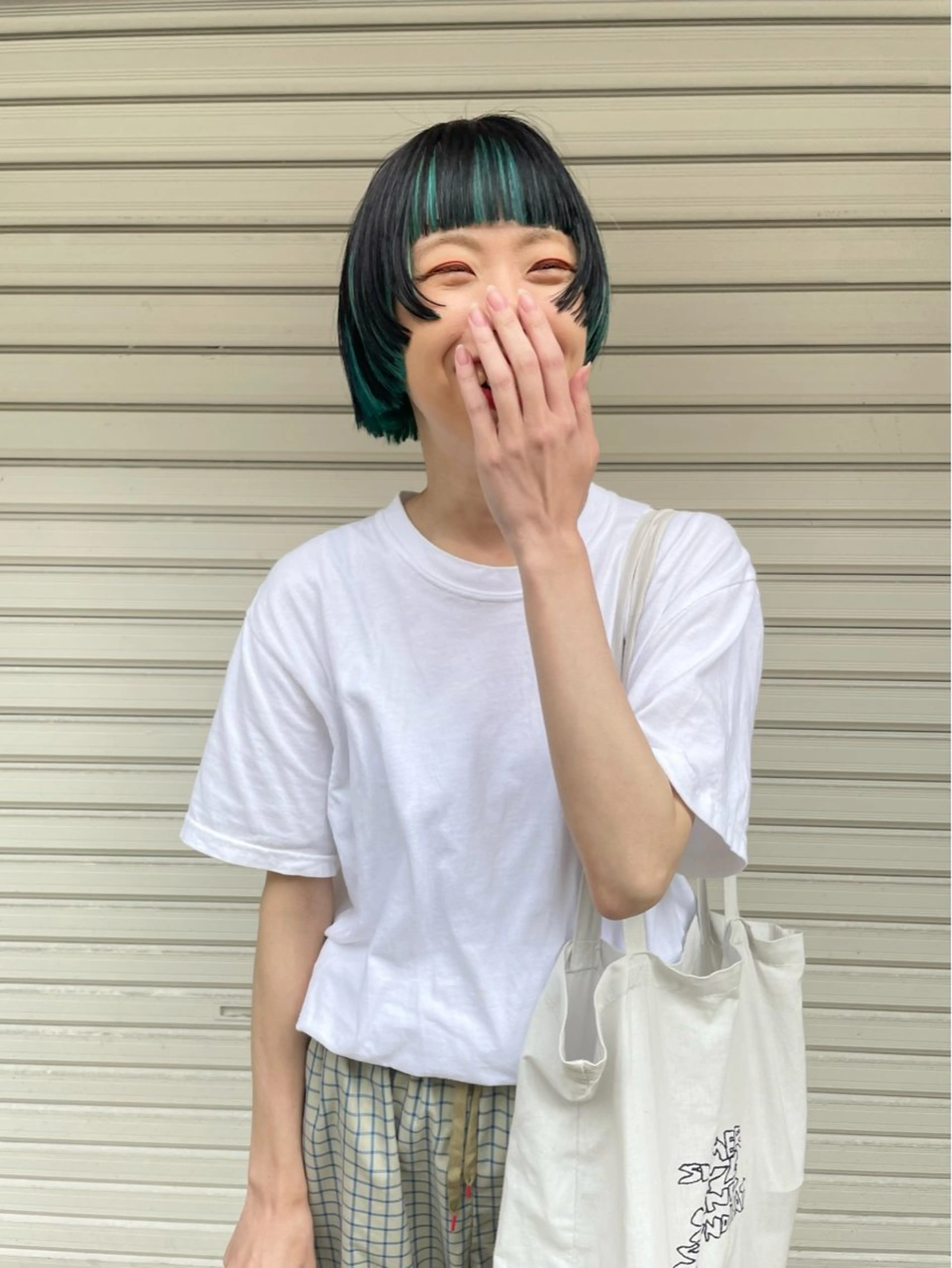 ショート カラー デザインカラー オカモト ミユウのヘアスタイル