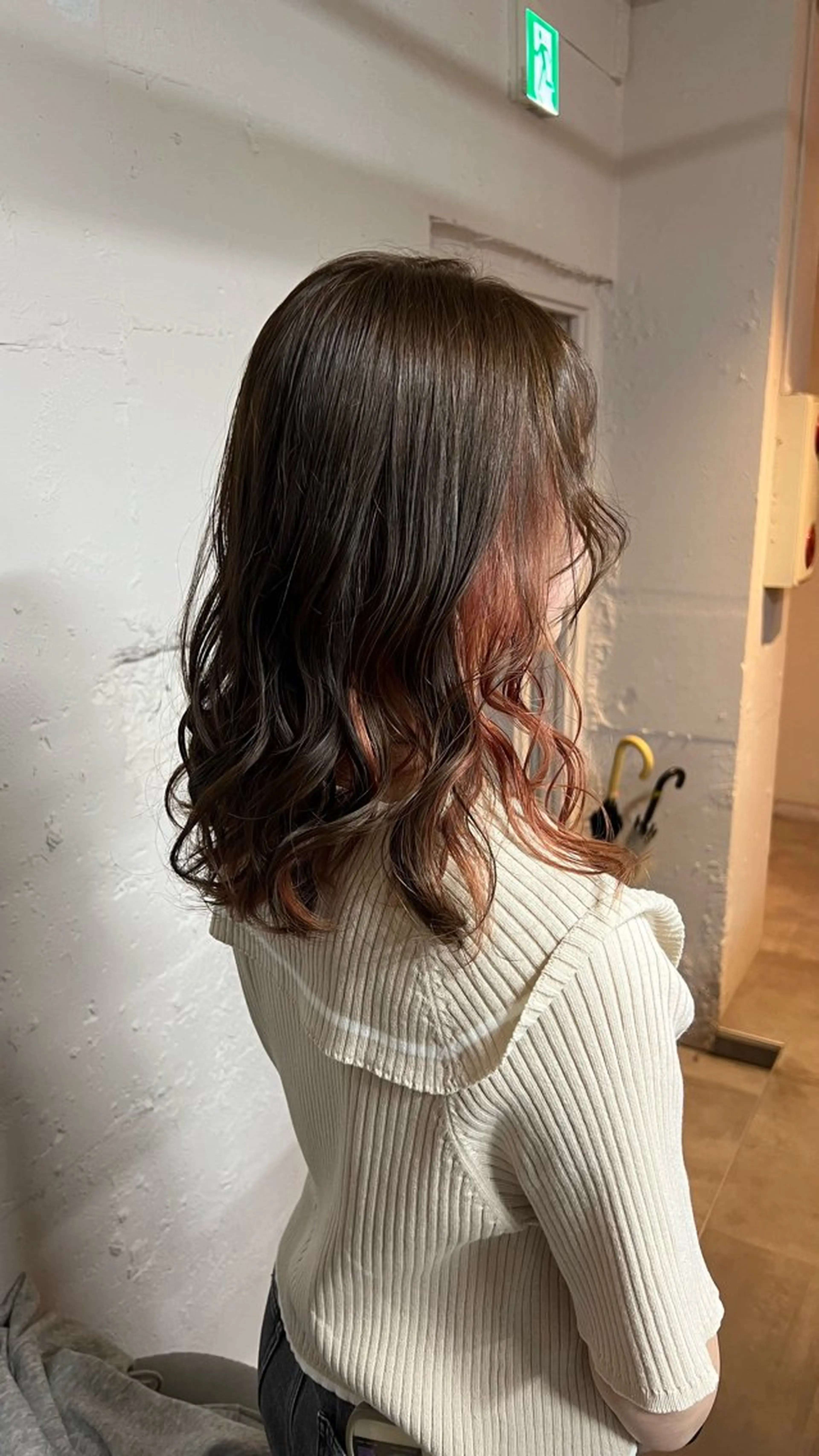 ミディアム カラー アッシュ ベージュカラー インナーカラー ピンクカラー ヘアカラー トリートメント 🎀tokute ナオ🧸のヘアスタイル