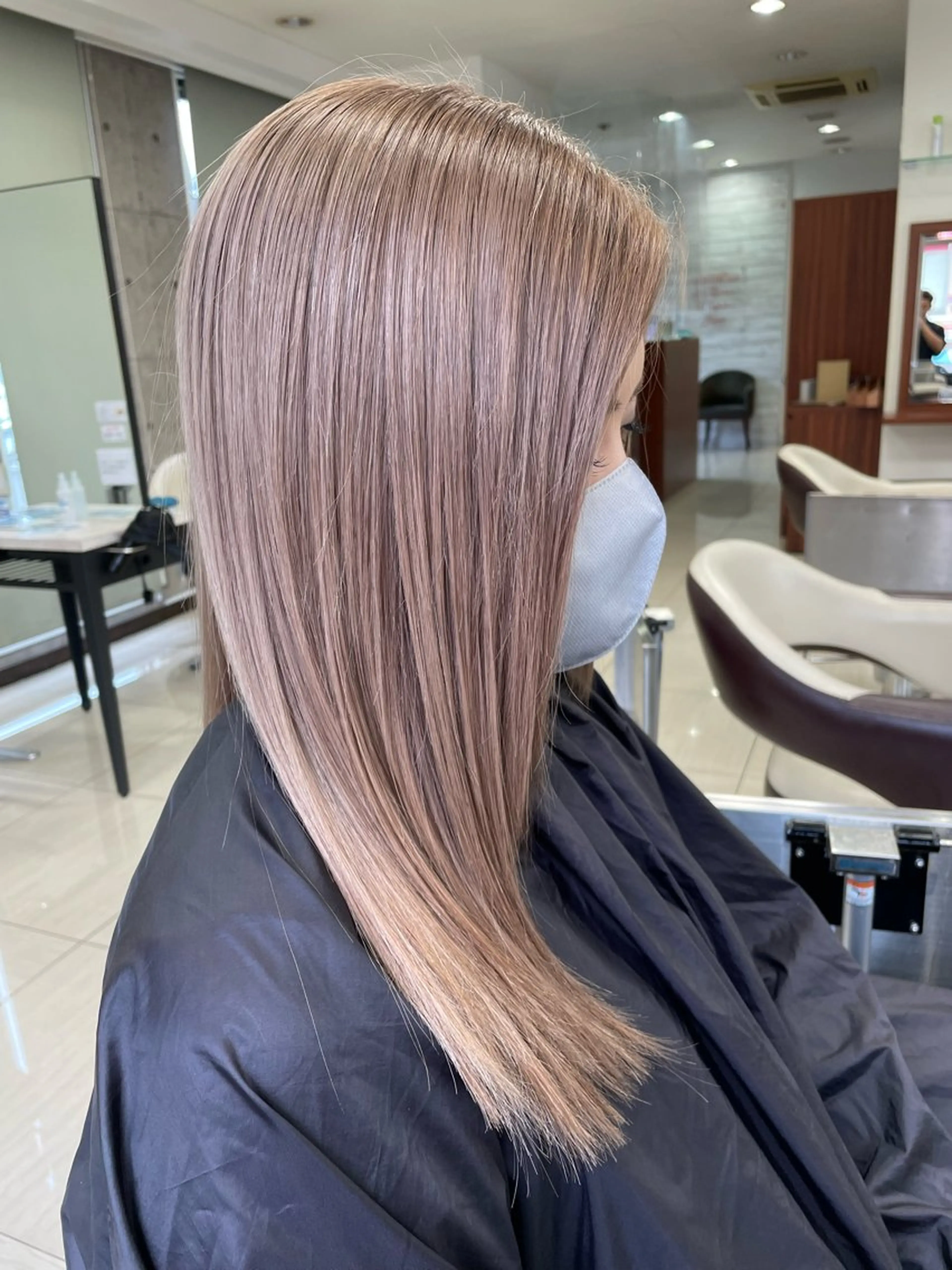 ロング カラー 色川 優斗《髪質改善》のヘアスタイル