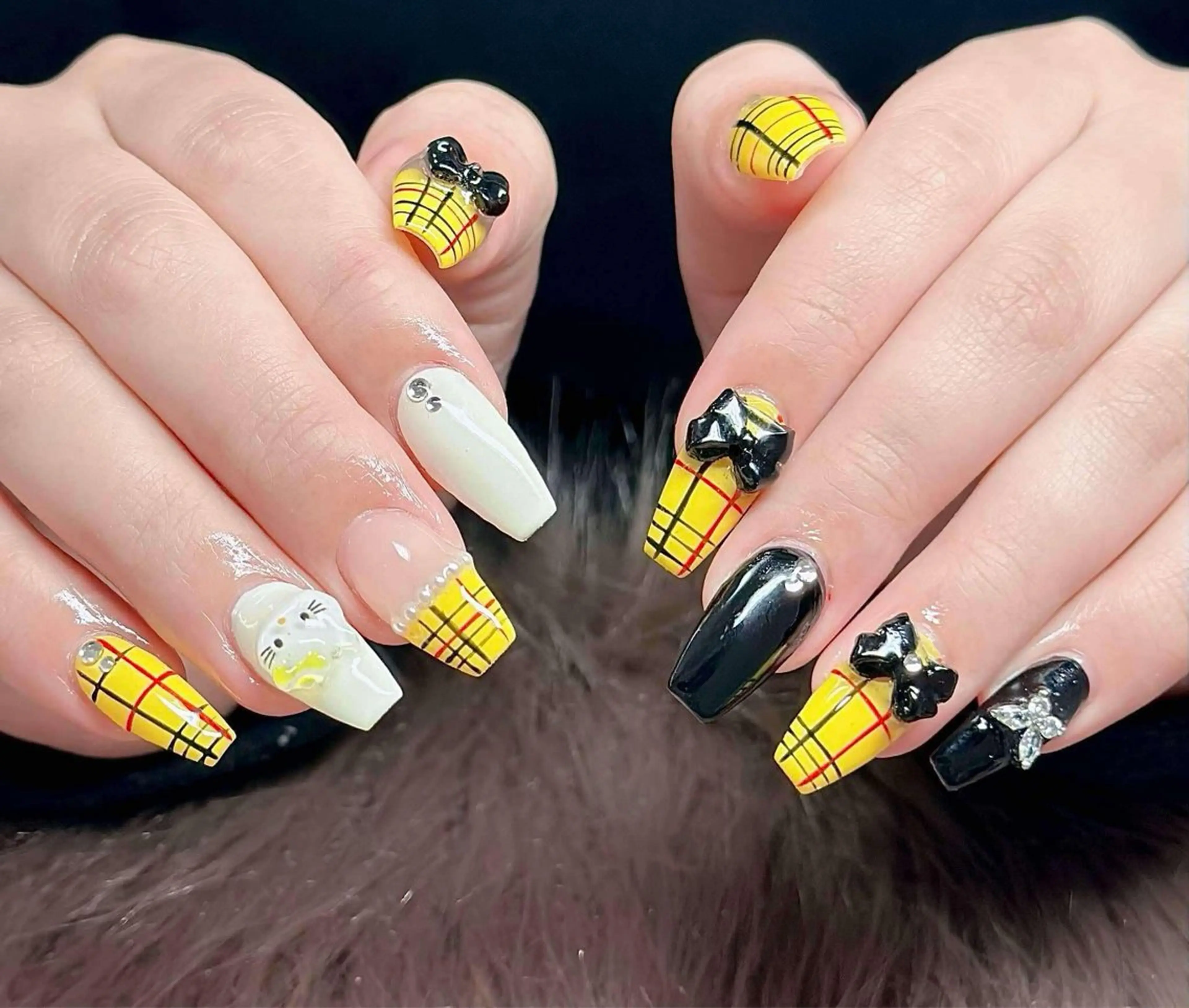 ネイル フレンチネイル ジェルネイル ガラスフレンチ ハロウィン ハート ハンドネイル H.baby Nail Salonのネイルデザイン