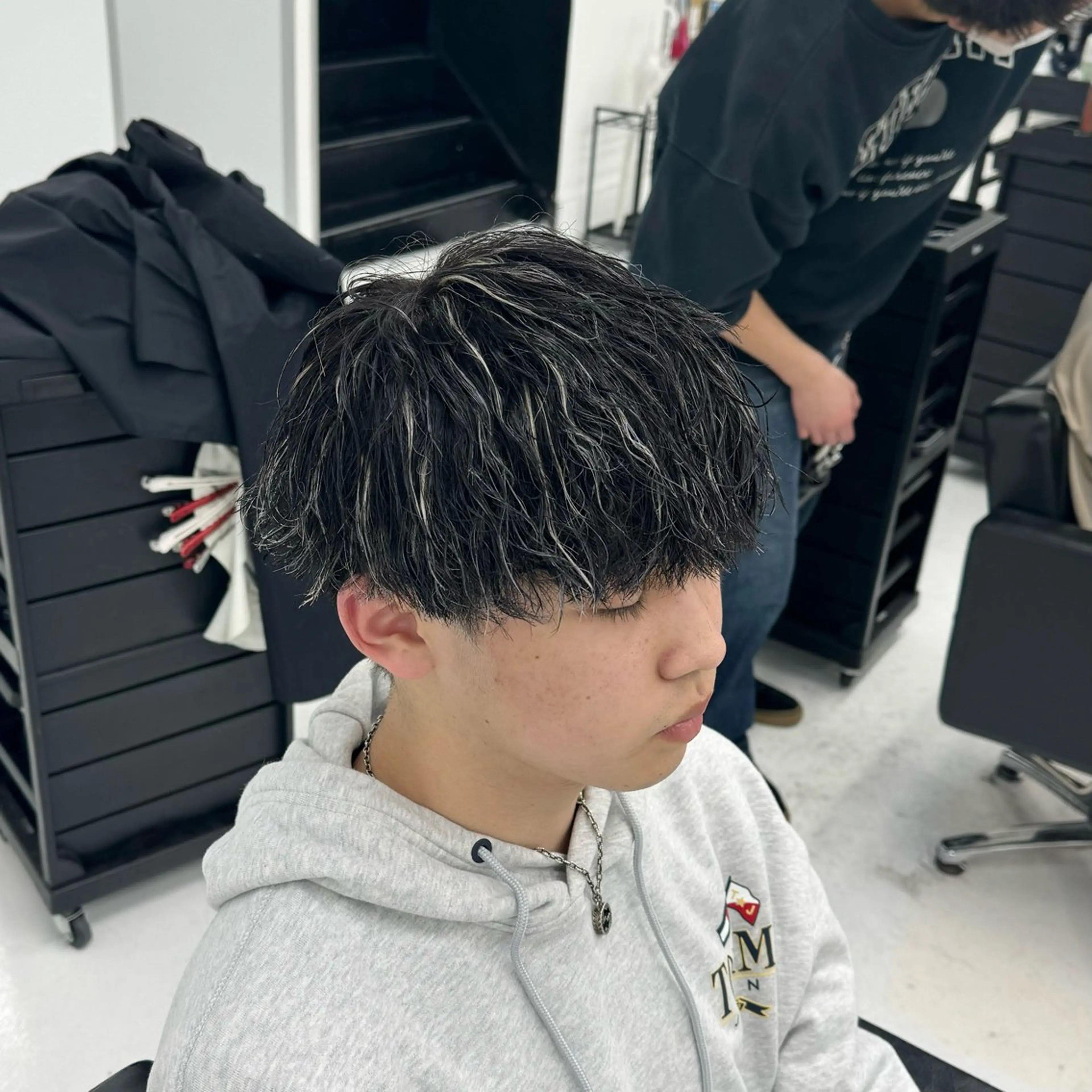 カラー パーマ メンズ メンズブリーチ メンズメッシュ マッシュ メンズパーマ メンズツイストパーマ 柏メンズカットパーマ NO.1タイチのヘアスタイル