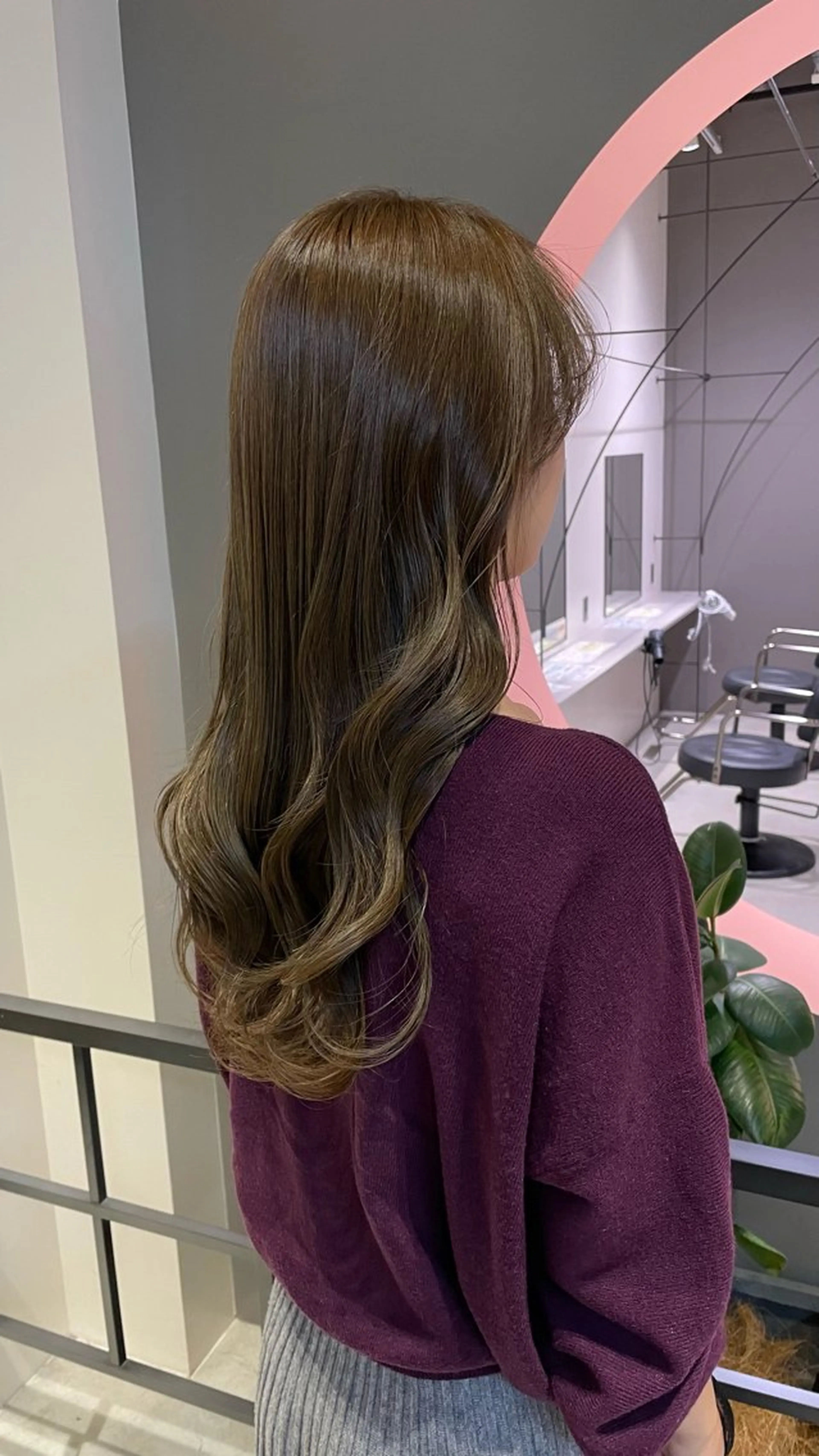 ロング カラー 透明感カラー オリーブカラー ないとう ゆうかのヘアスタイル