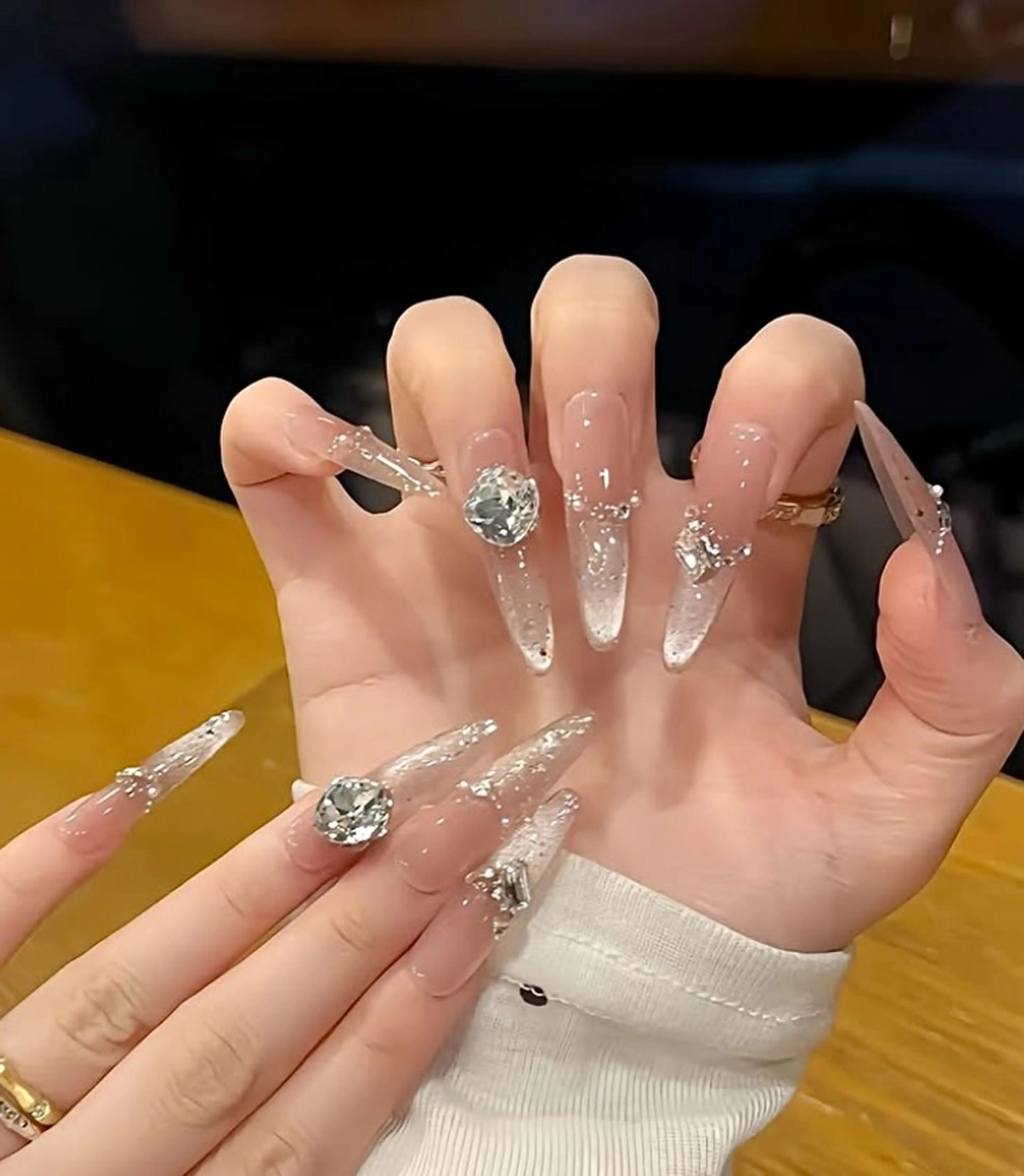 ネイル アートネイル チークネイル 氷ネイル・うるうるネイル 韓国ネイル マグネットネイル ハンドネイル NAILS168 新大久保店のネイルデザイン