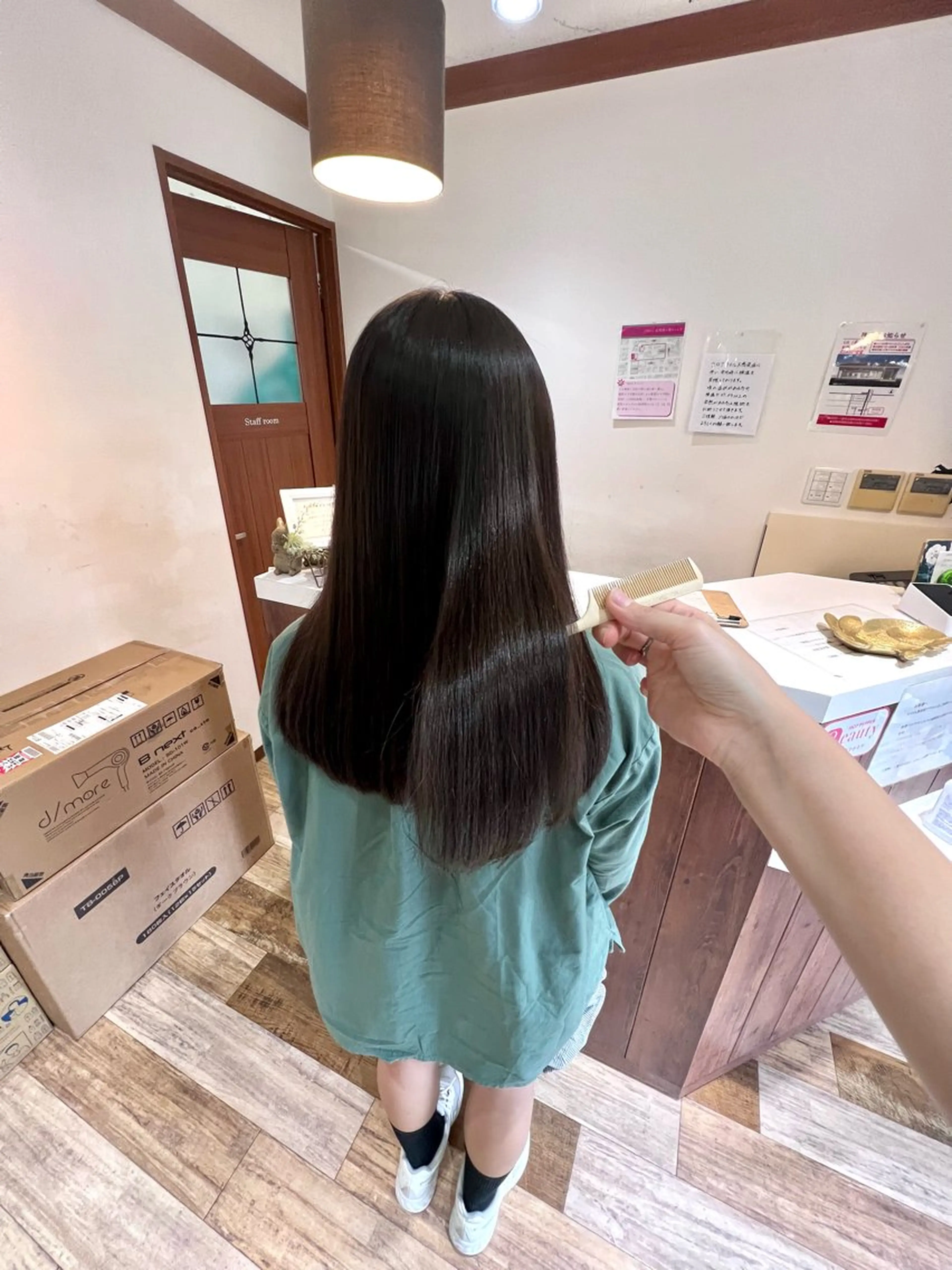 セミロング パーマ 縮毛矯正 YUKA .のヘアスタイル