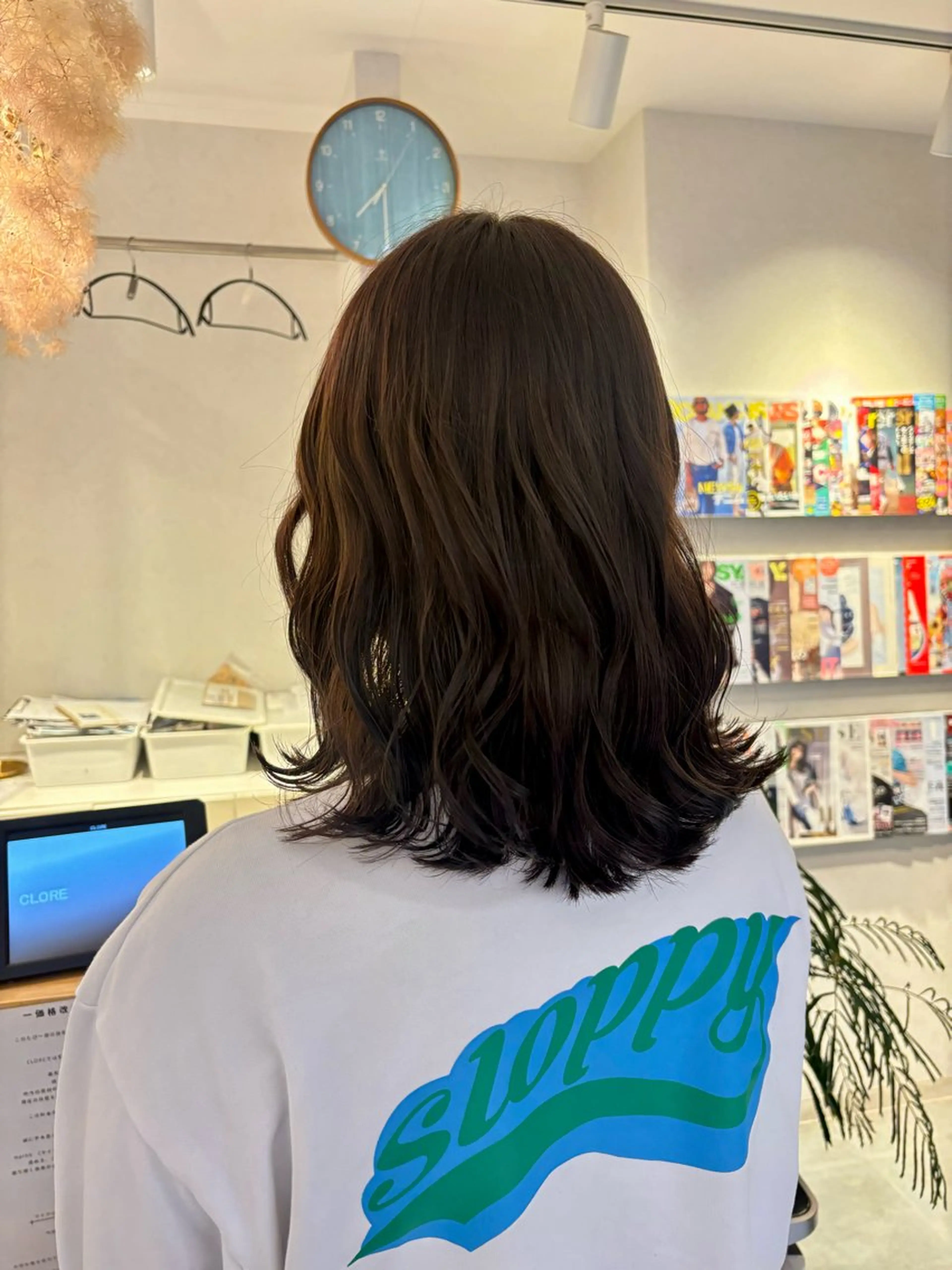 カラー グレージュ 草野 亜弥のヘアスタイル