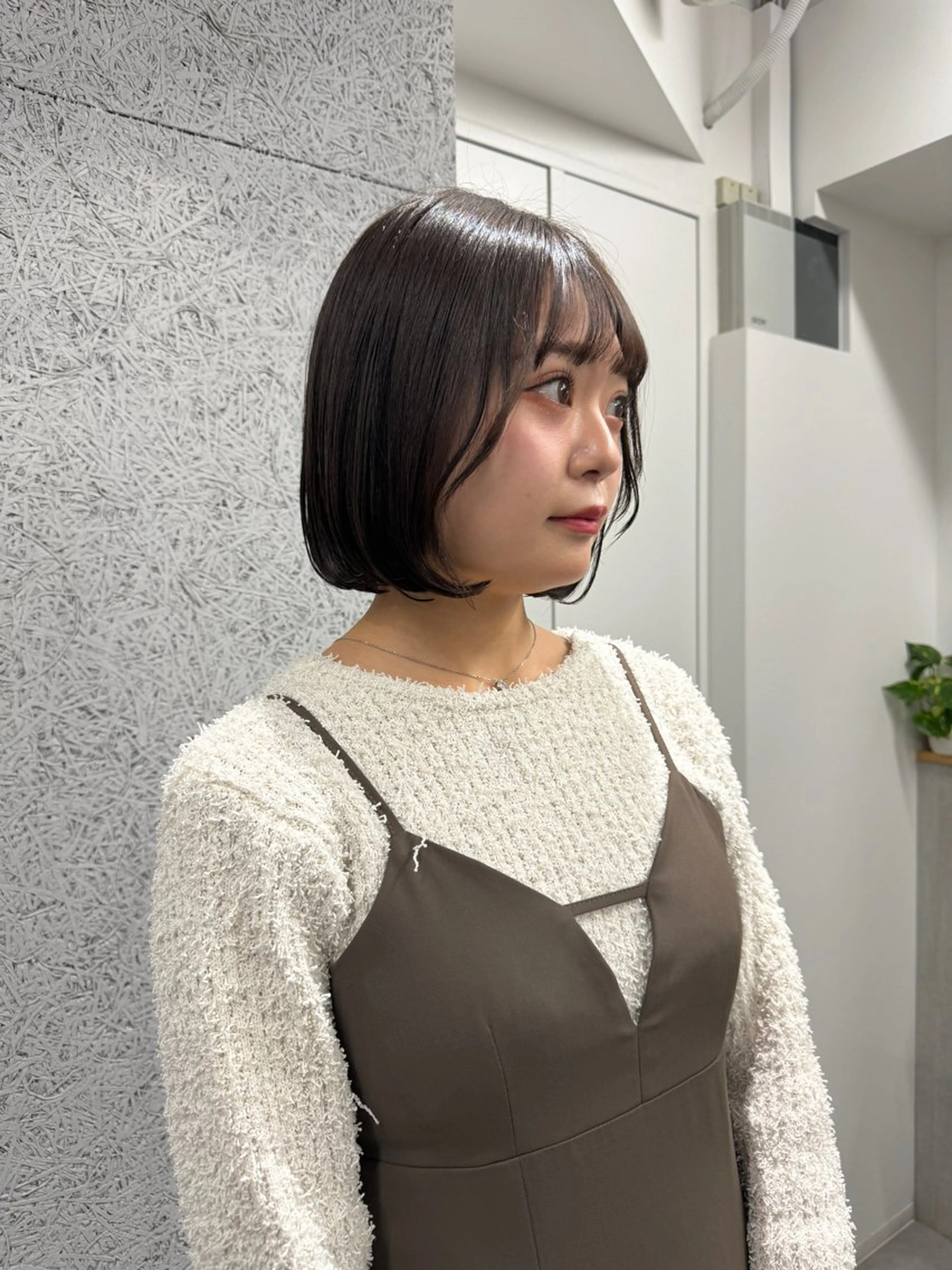 ショート 切りっぱなしボブ レイヤー/縮毛矯正のヘアスタイル